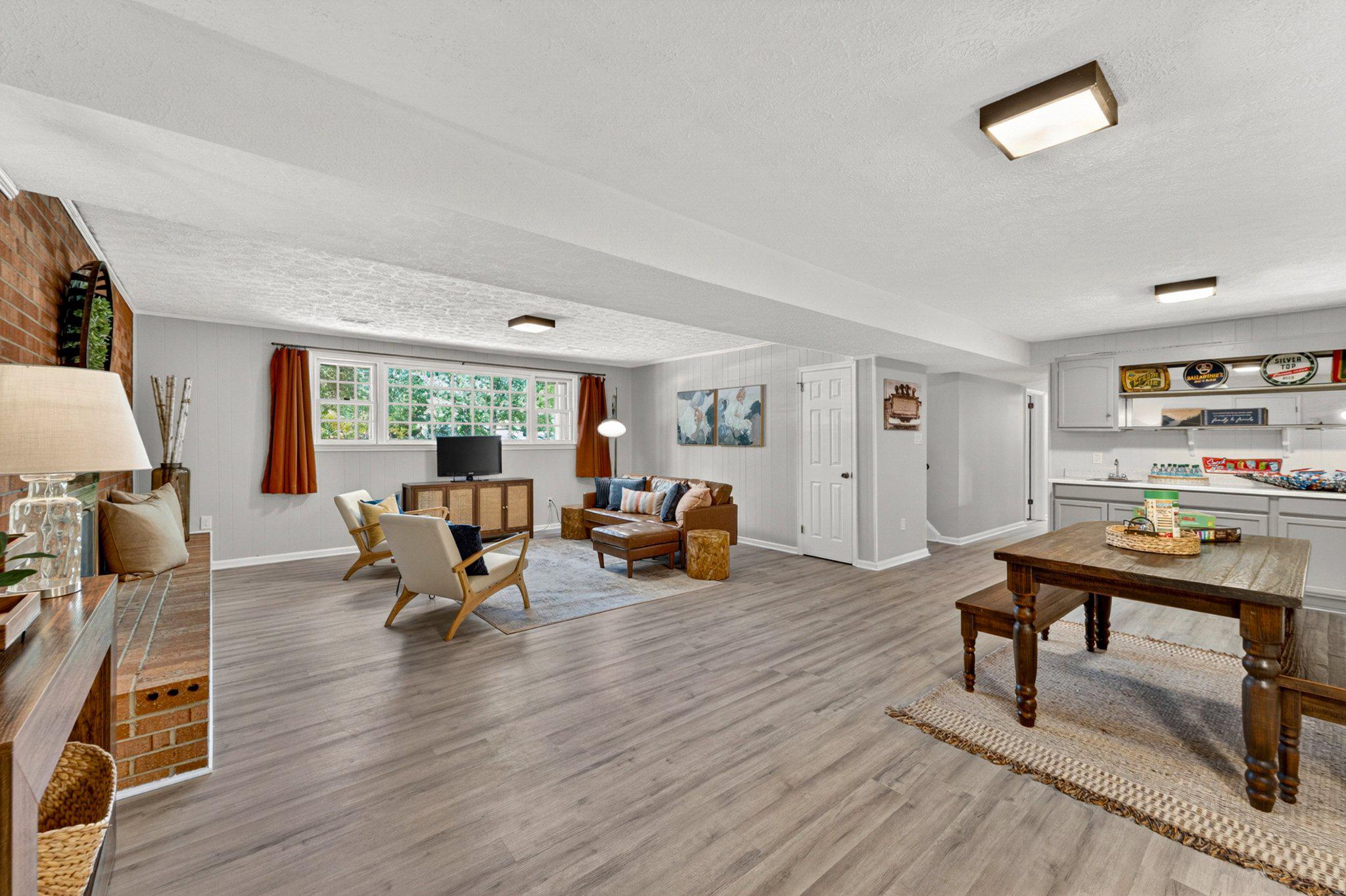 CRESCENT HILLS ESTATES - Residential