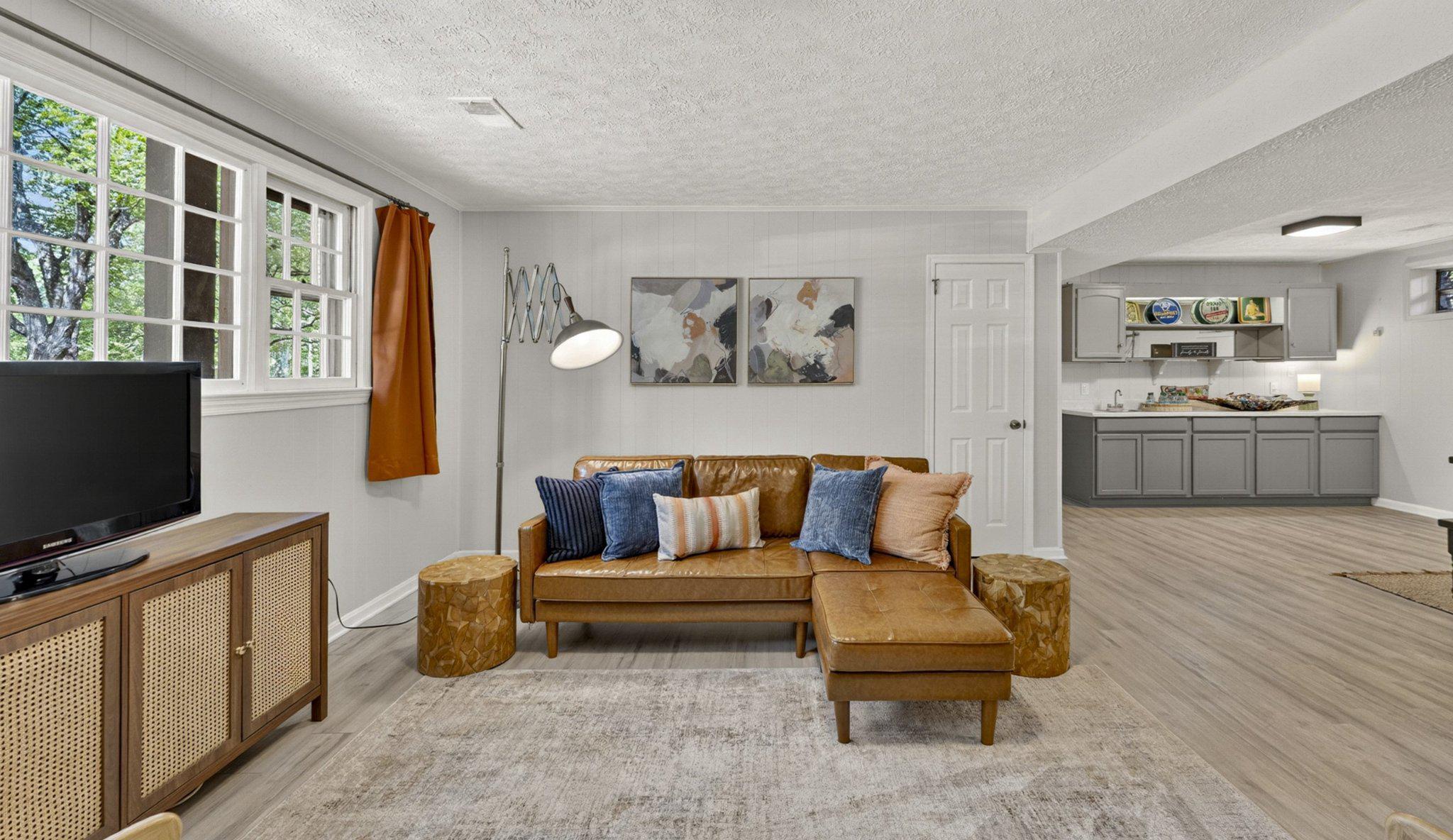CRESCENT HILLS ESTATES - Residential
