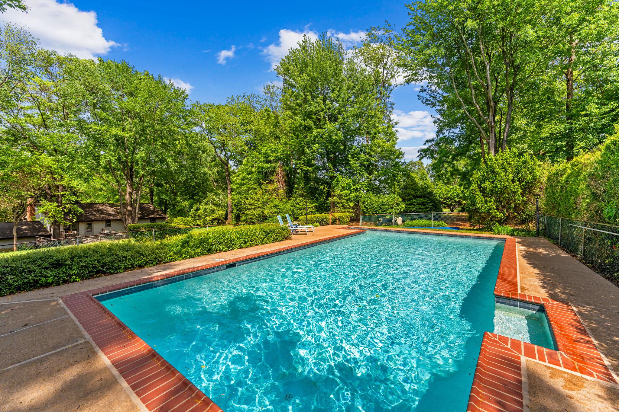 CRESCENT HILLS ESTATES - Residential
