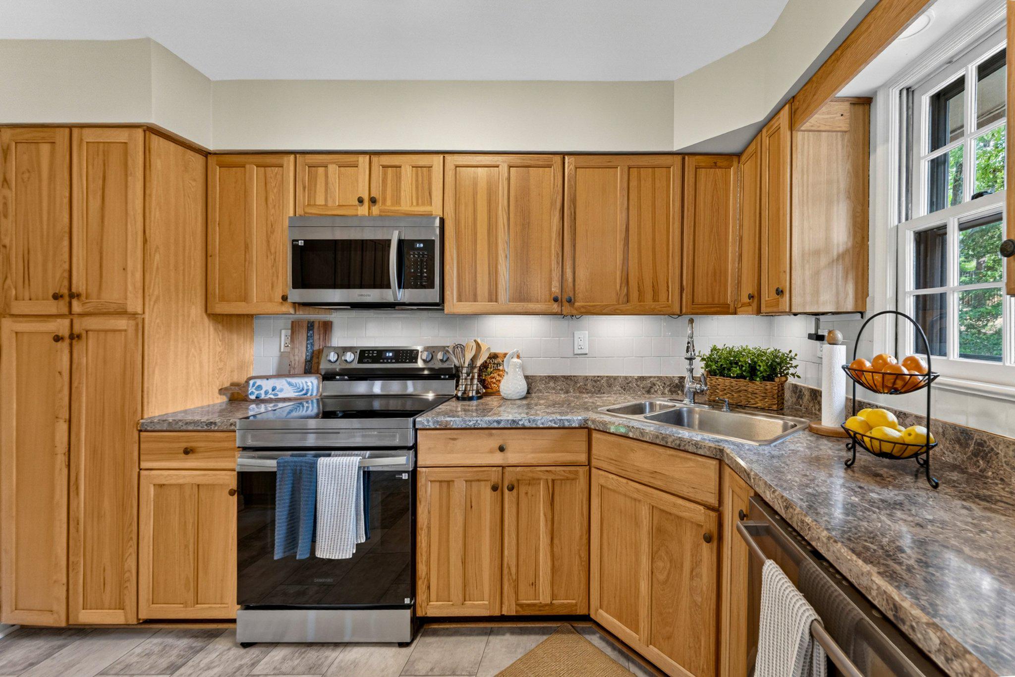 CRESCENT HILLS ESTATES - Residential