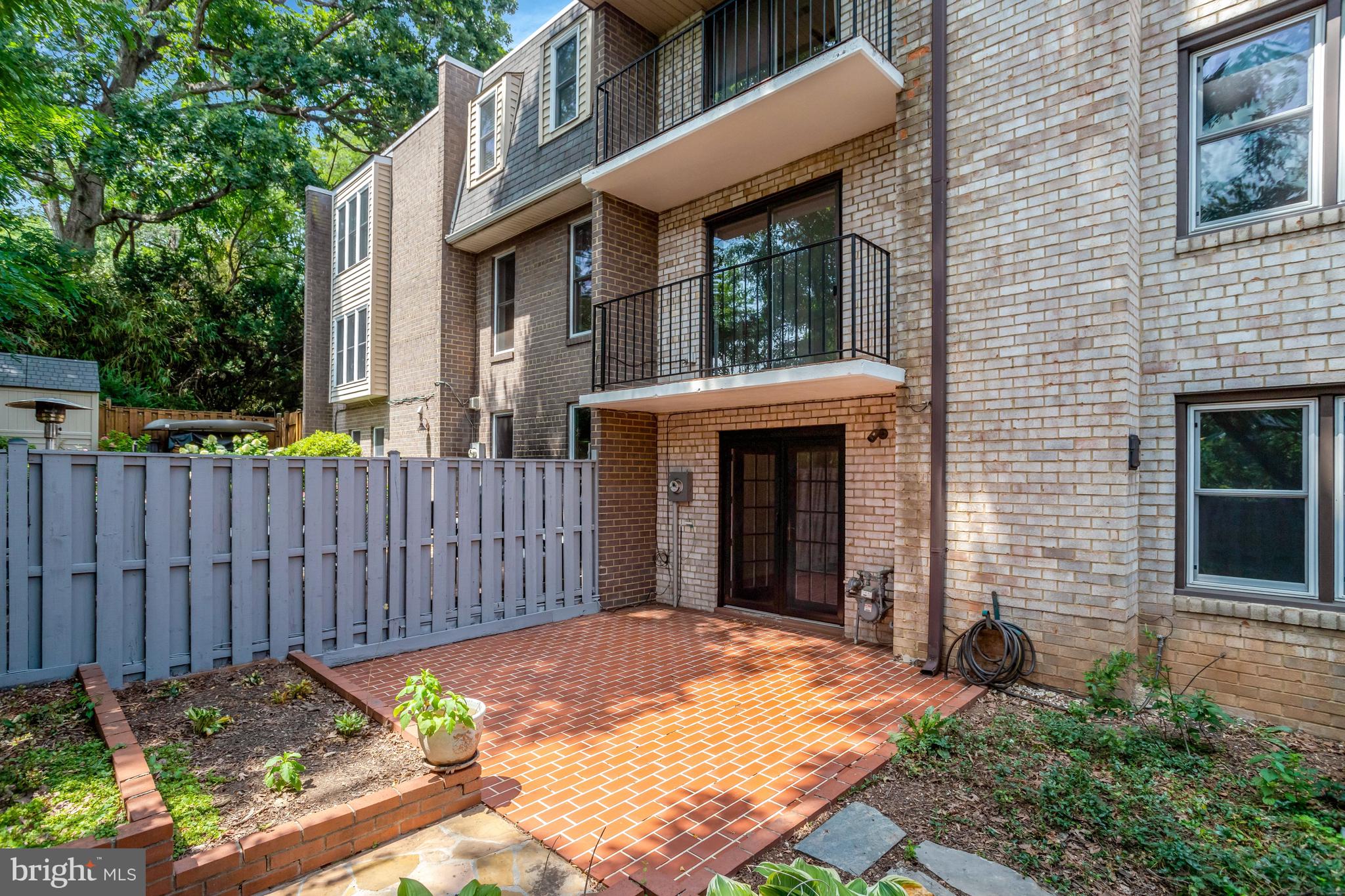 LAUDERDALE - Residential
