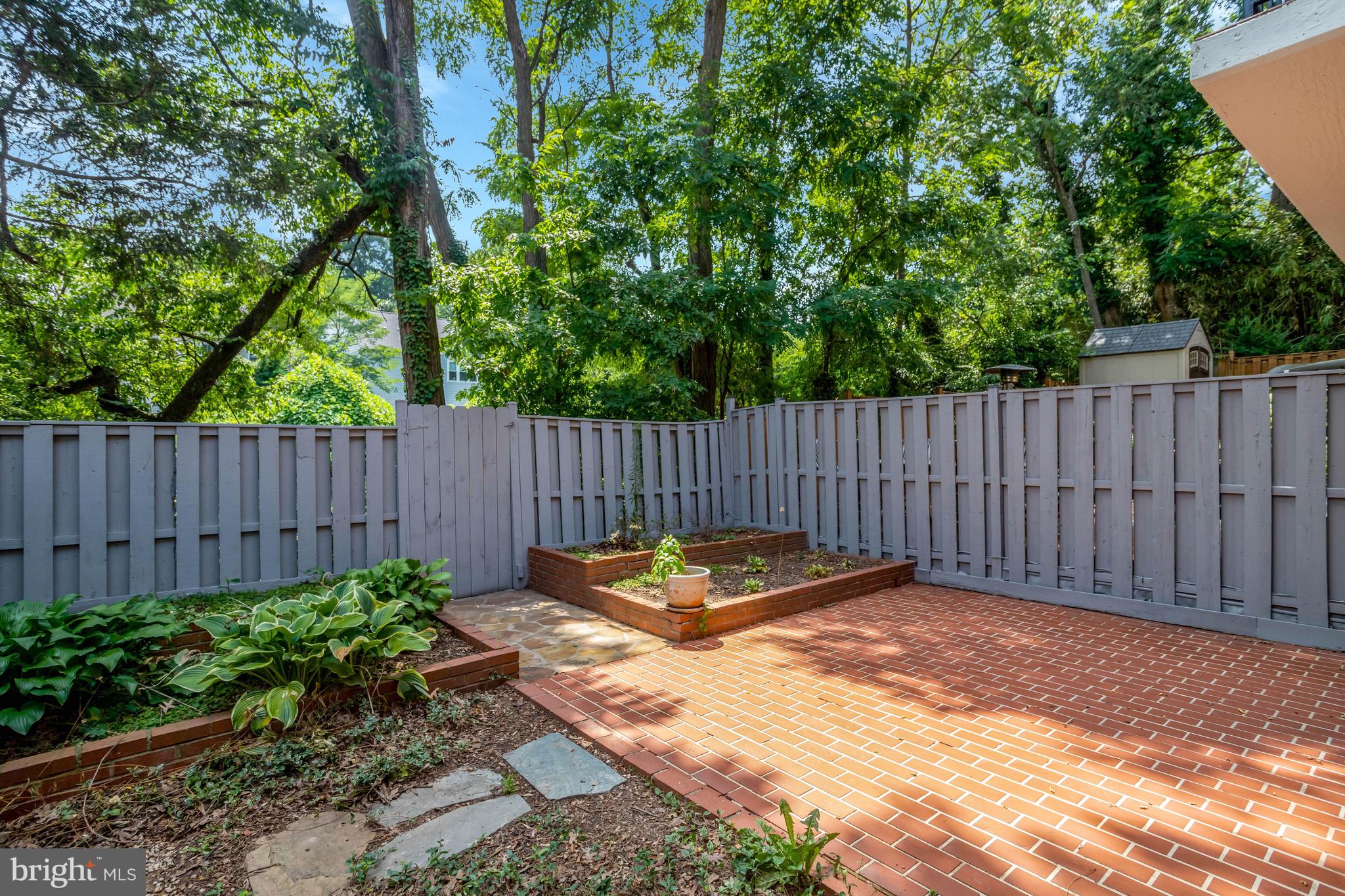LAUDERDALE - Residential