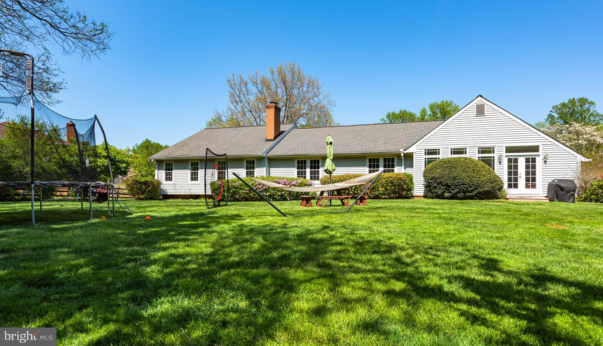 LOCUST HILL - Residential Lease