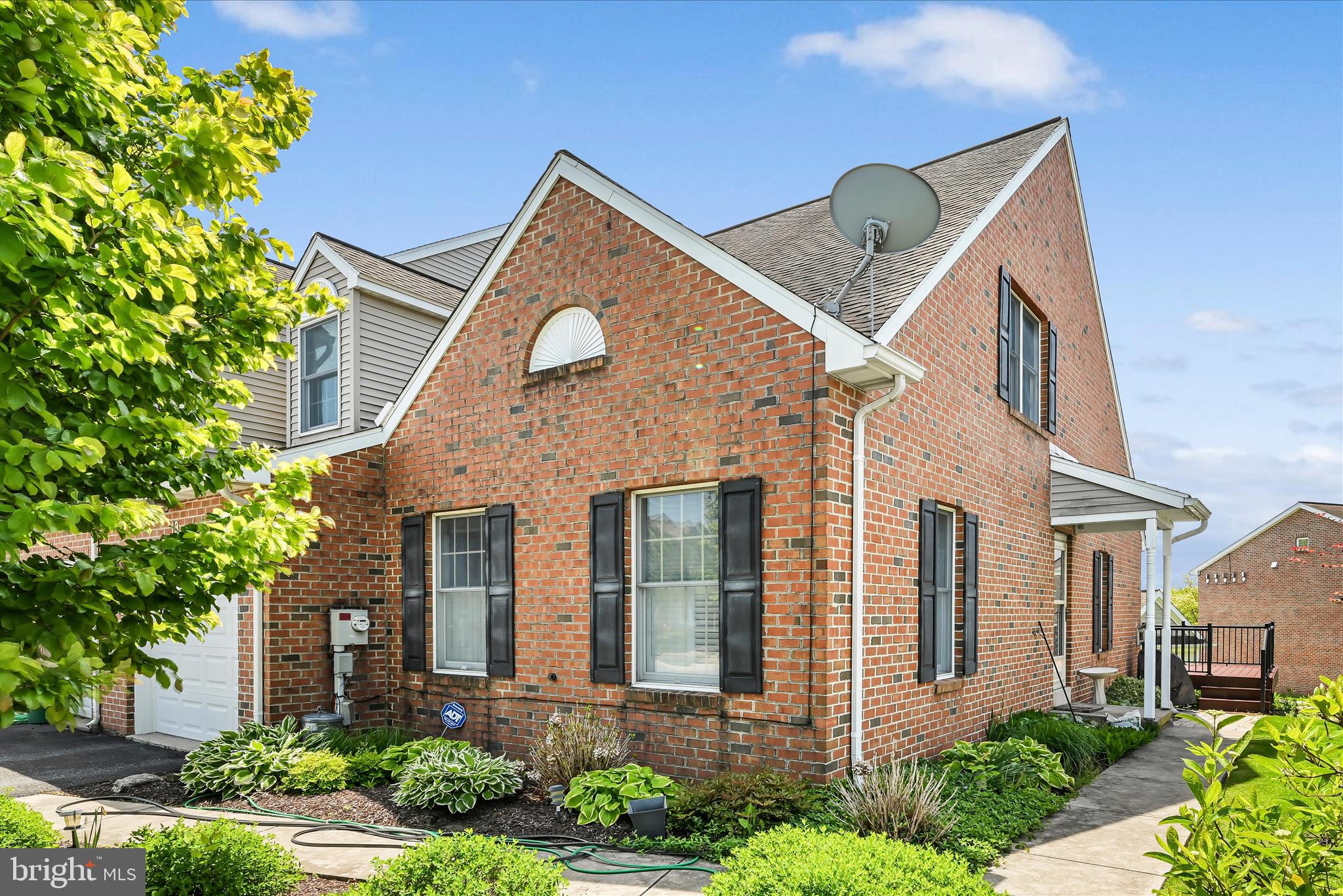SUMMIT HILLS - Residential