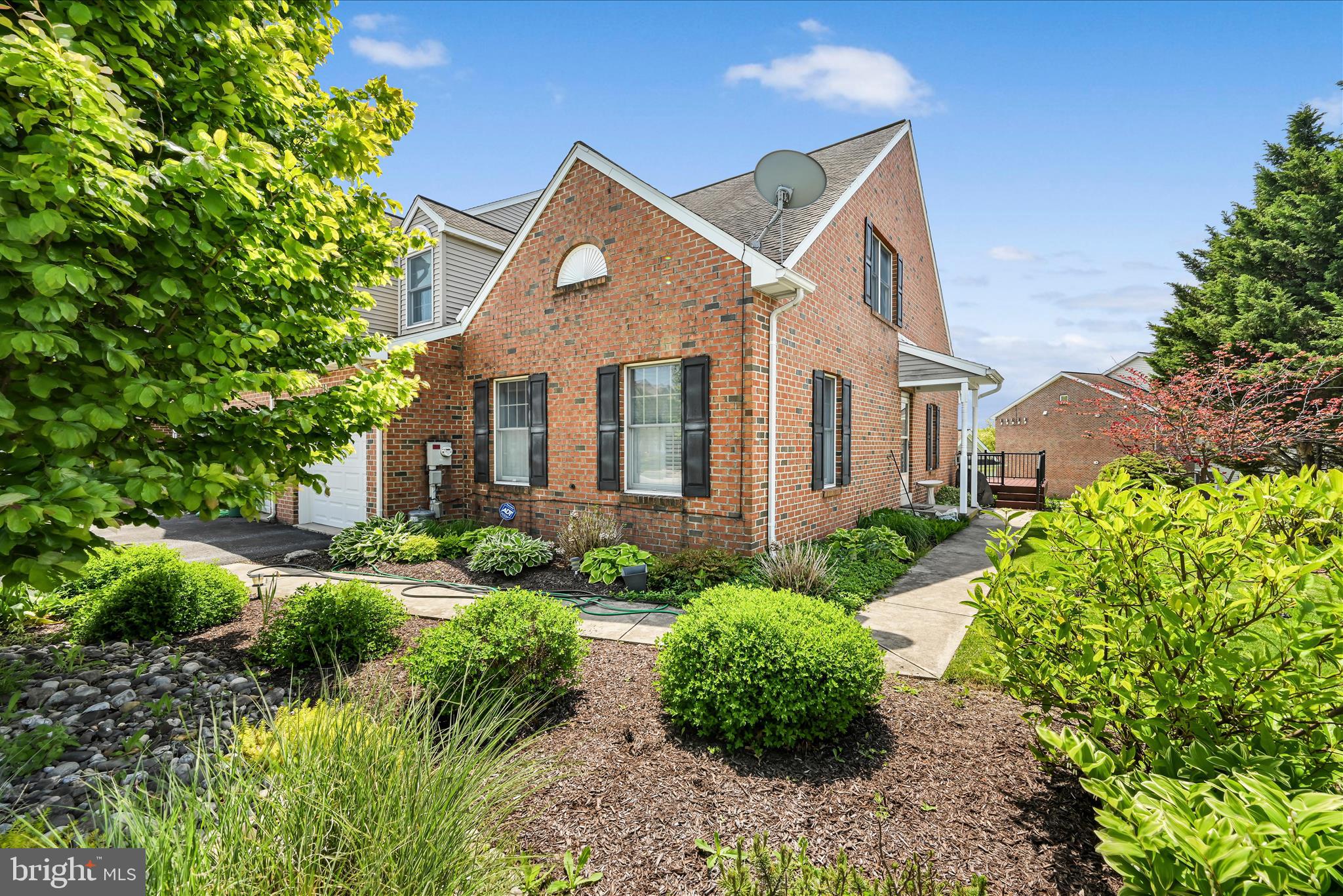 SUMMIT HILLS - Residential