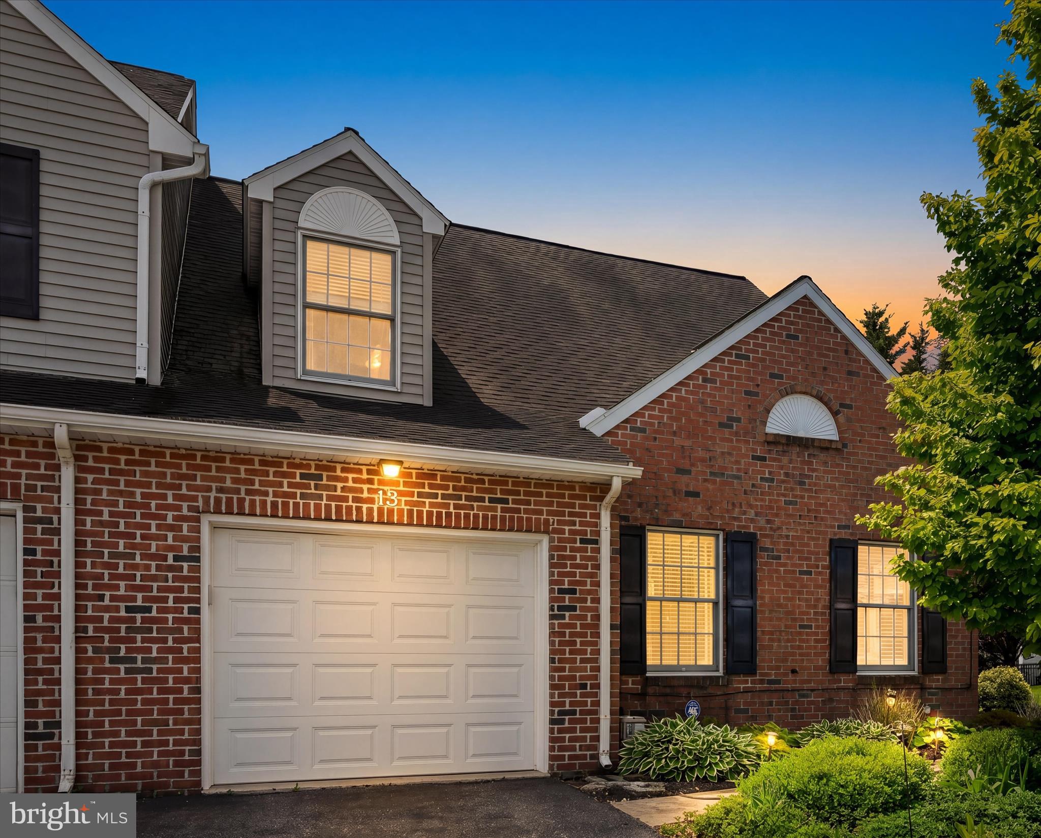 SUMMIT HILLS - Residential