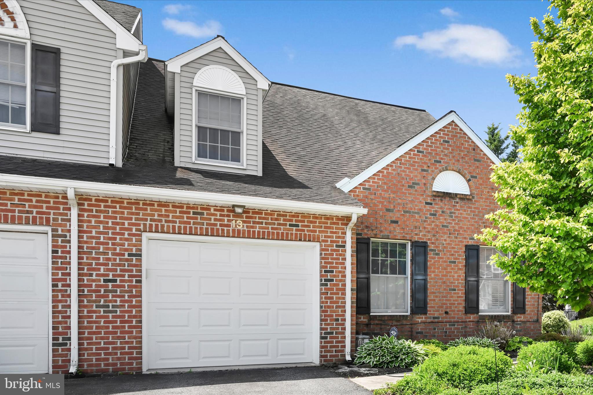 SUMMIT HILLS - Residential