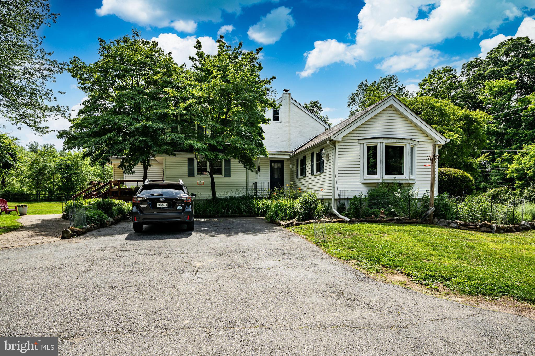 SWEET HOLLOW - Residential