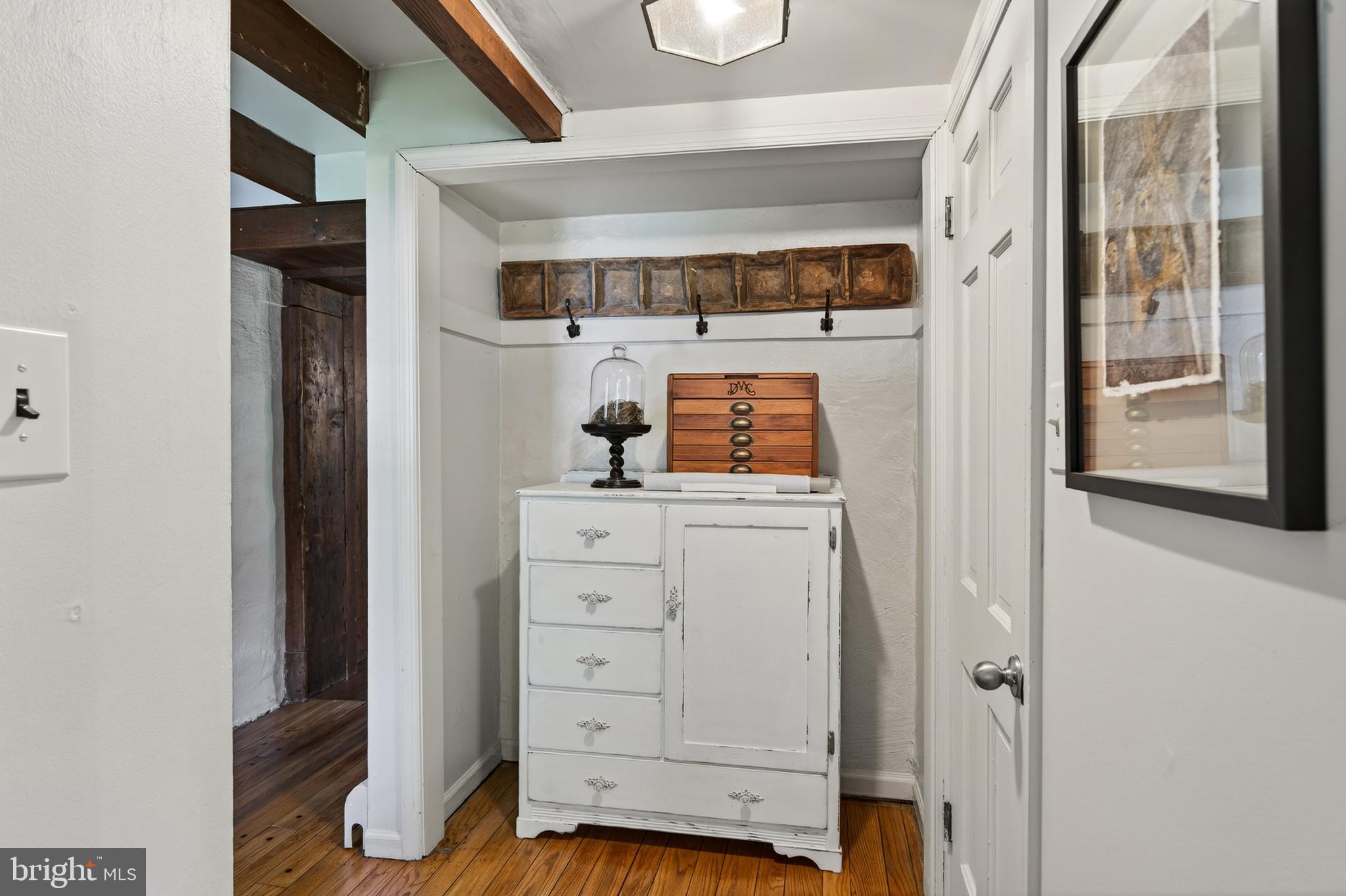 SWEET HOLLOW - Residential