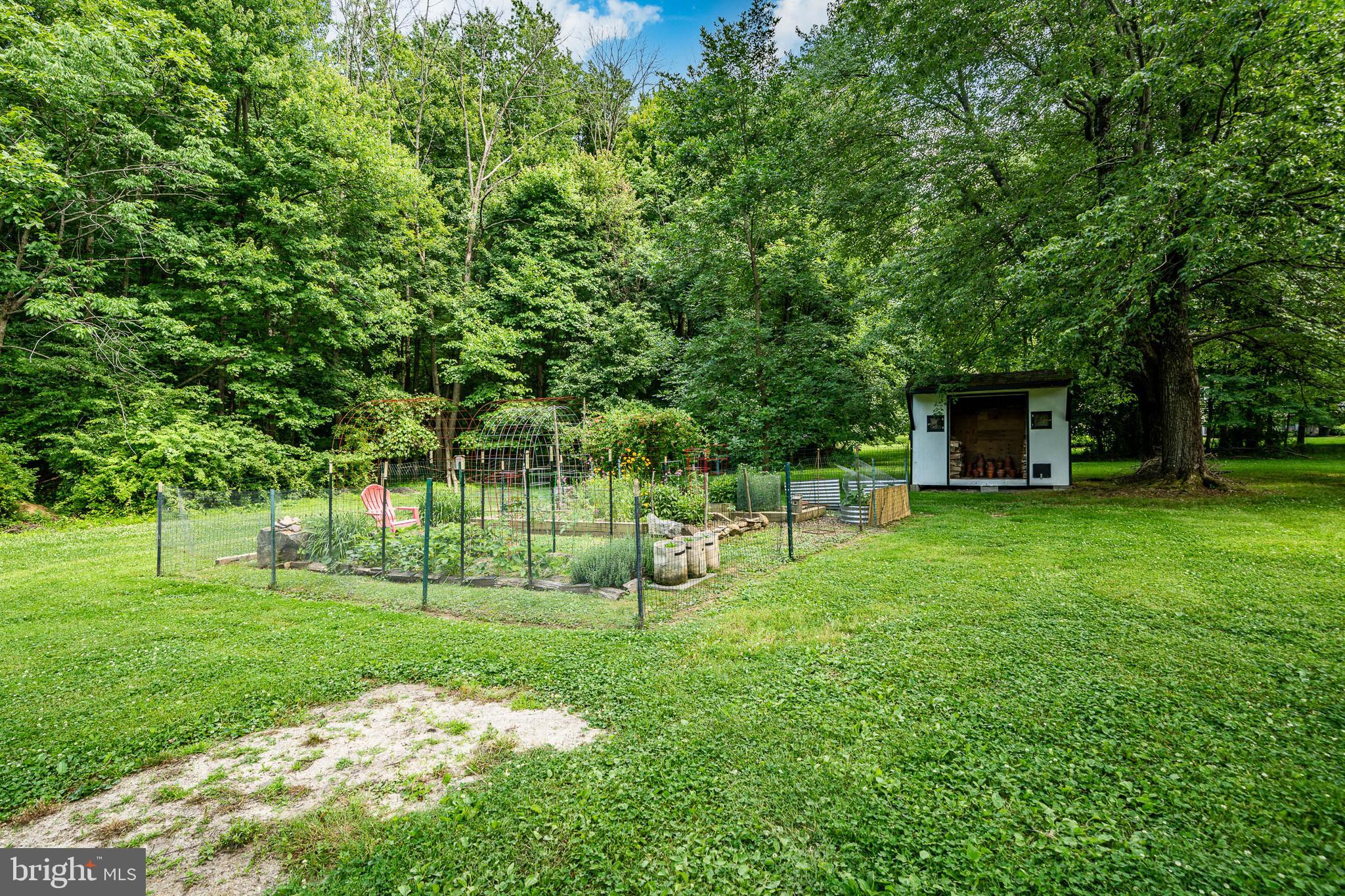 SWEET HOLLOW - Residential
