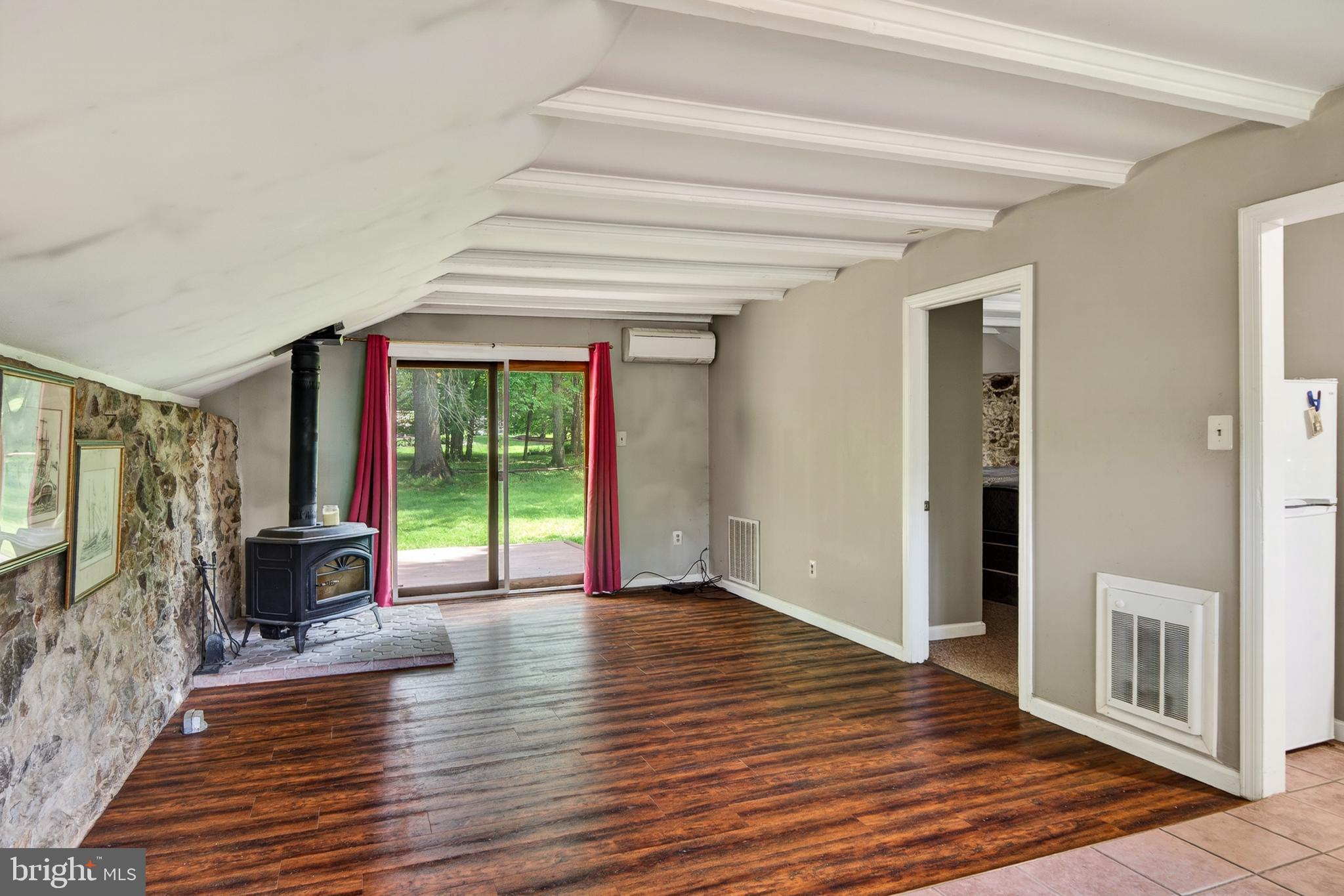 SWEET HOLLOW - Residential