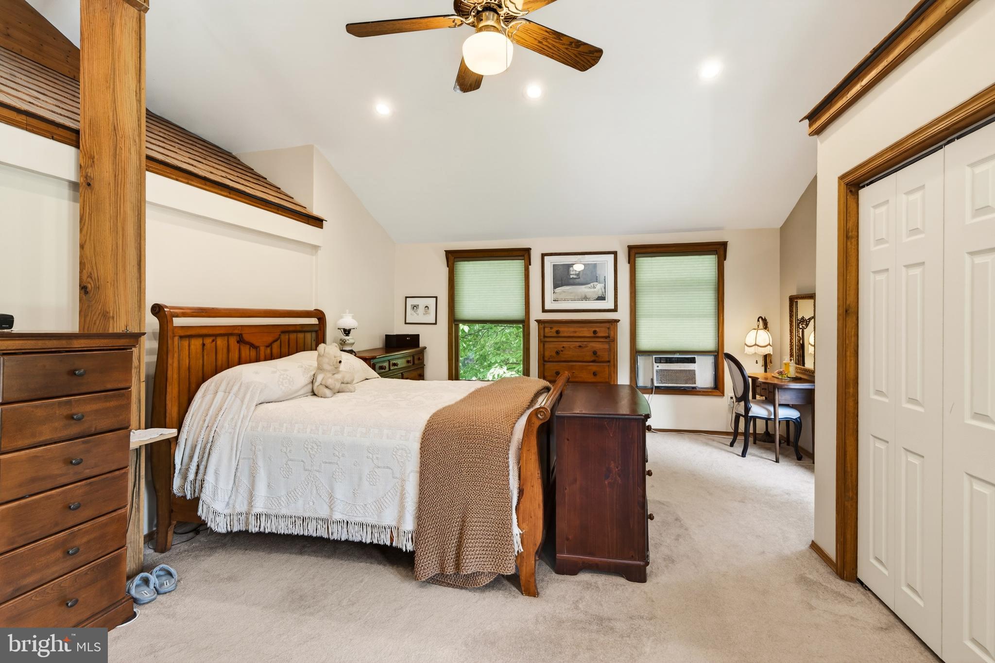 SWEET HOLLOW - Residential