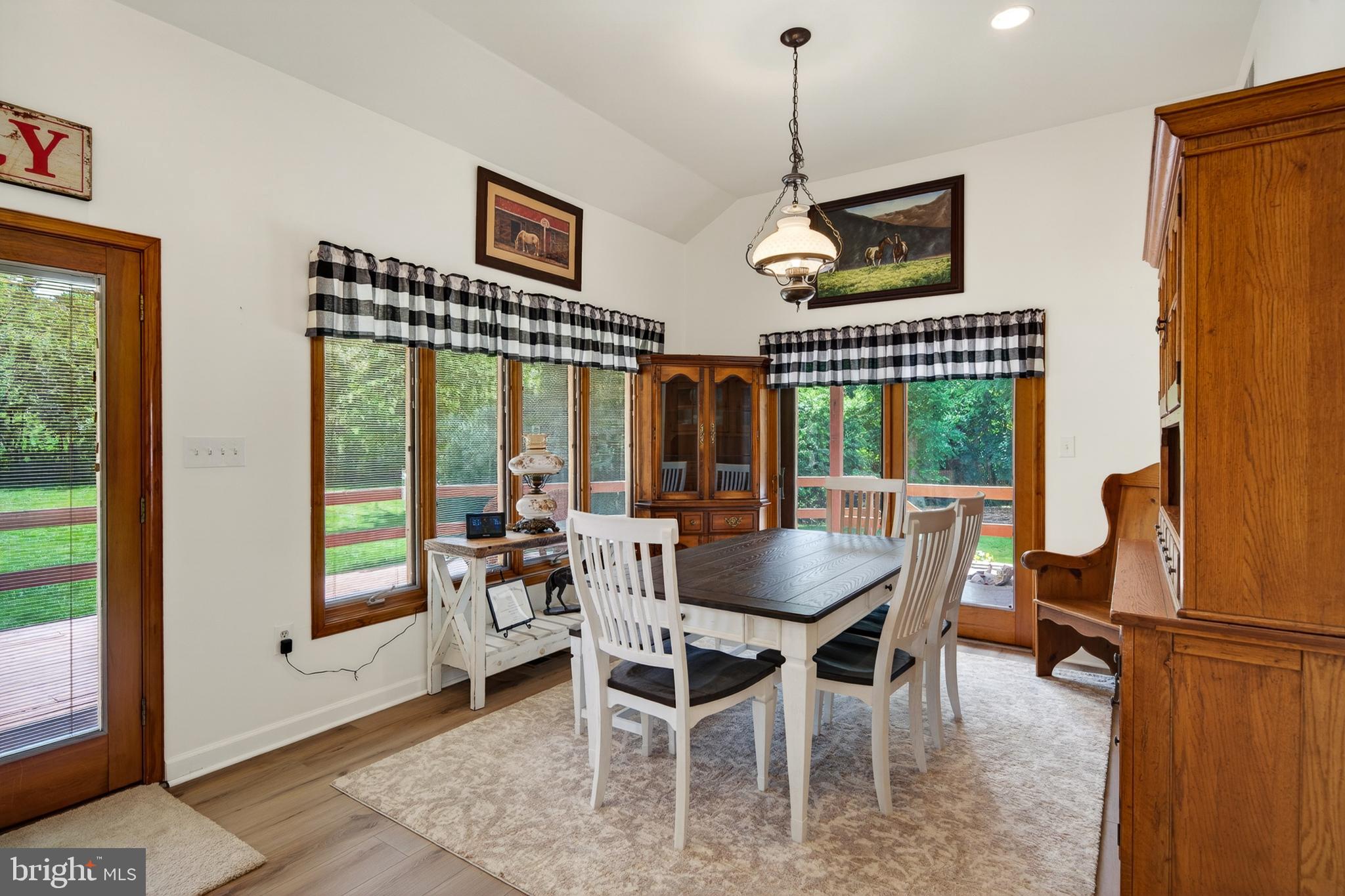 SWEET HOLLOW - Residential