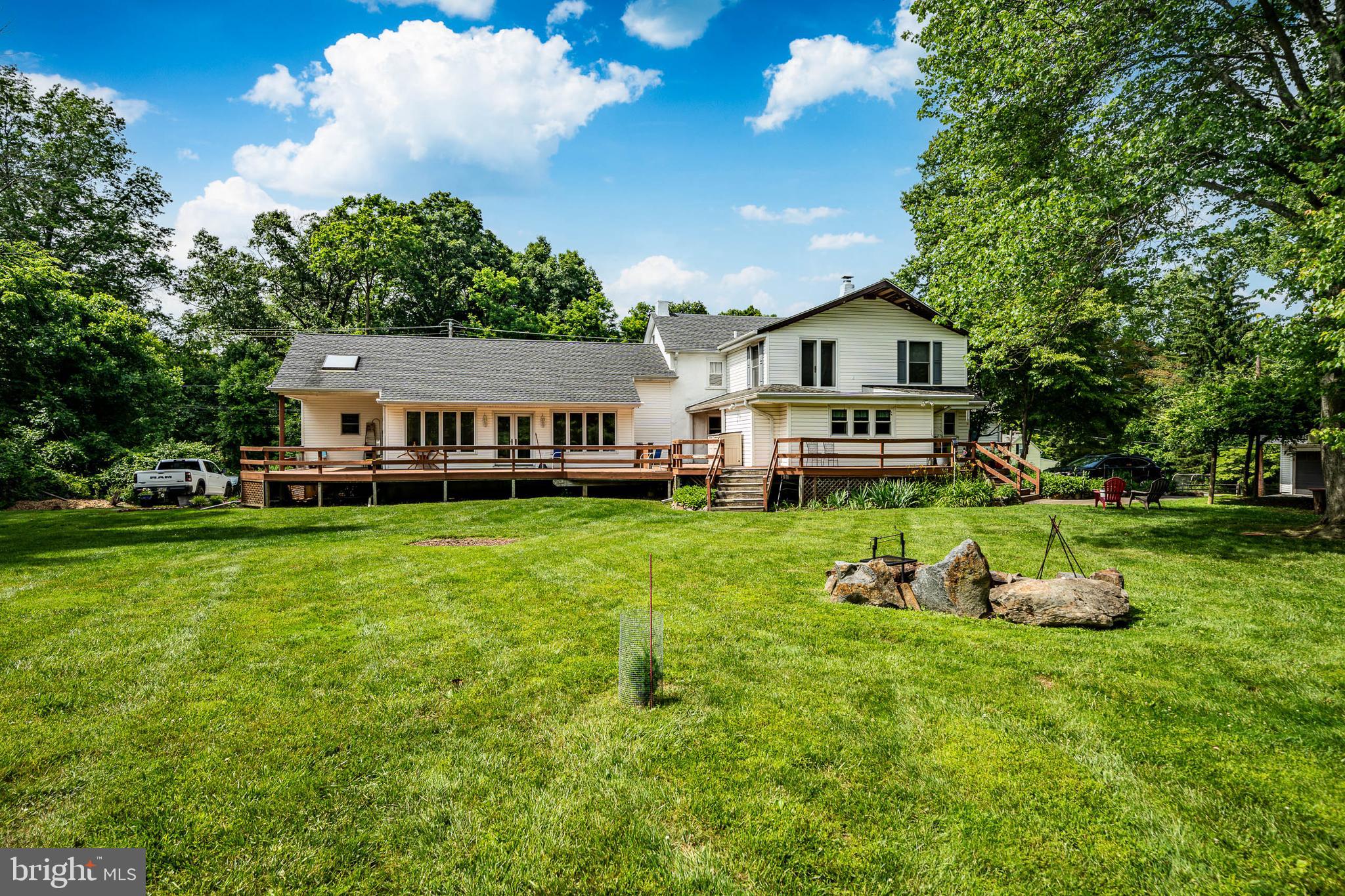 SWEET HOLLOW - Residential