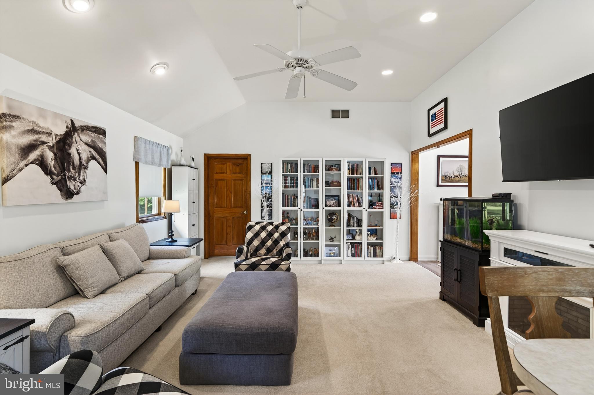 SWEET HOLLOW - Residential