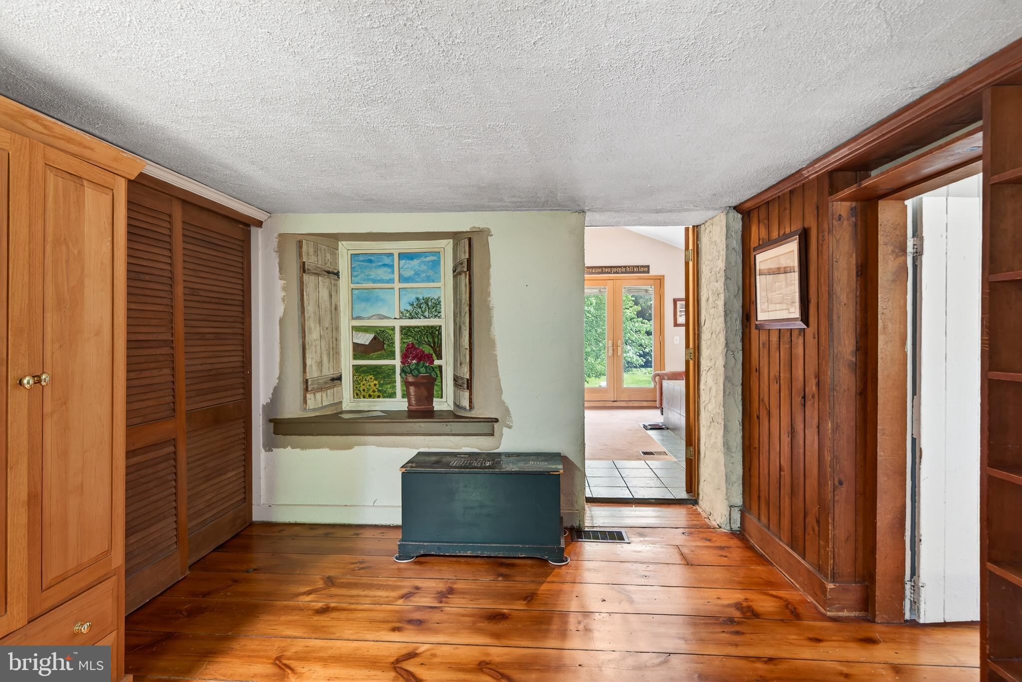 SWEET HOLLOW - Residential
