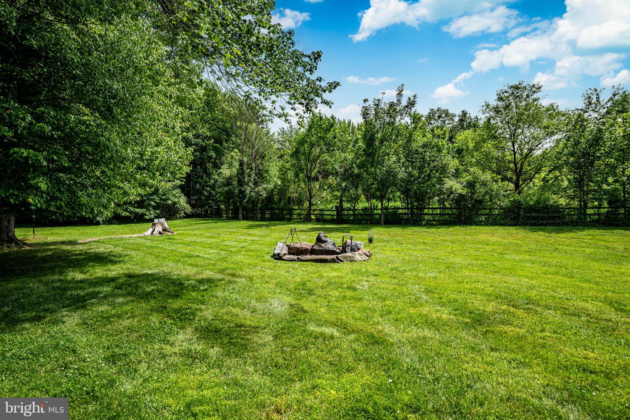 SWEET HOLLOW - Residential