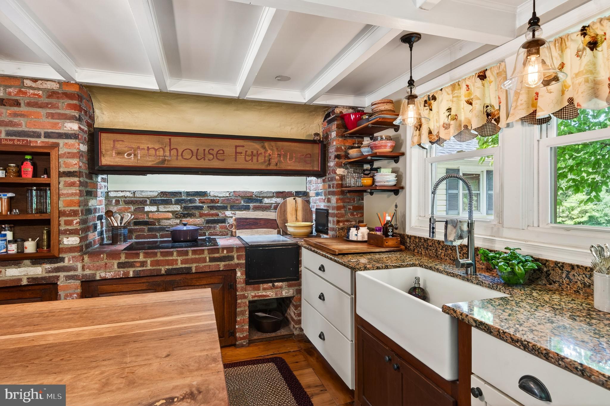 SWEET HOLLOW - Residential