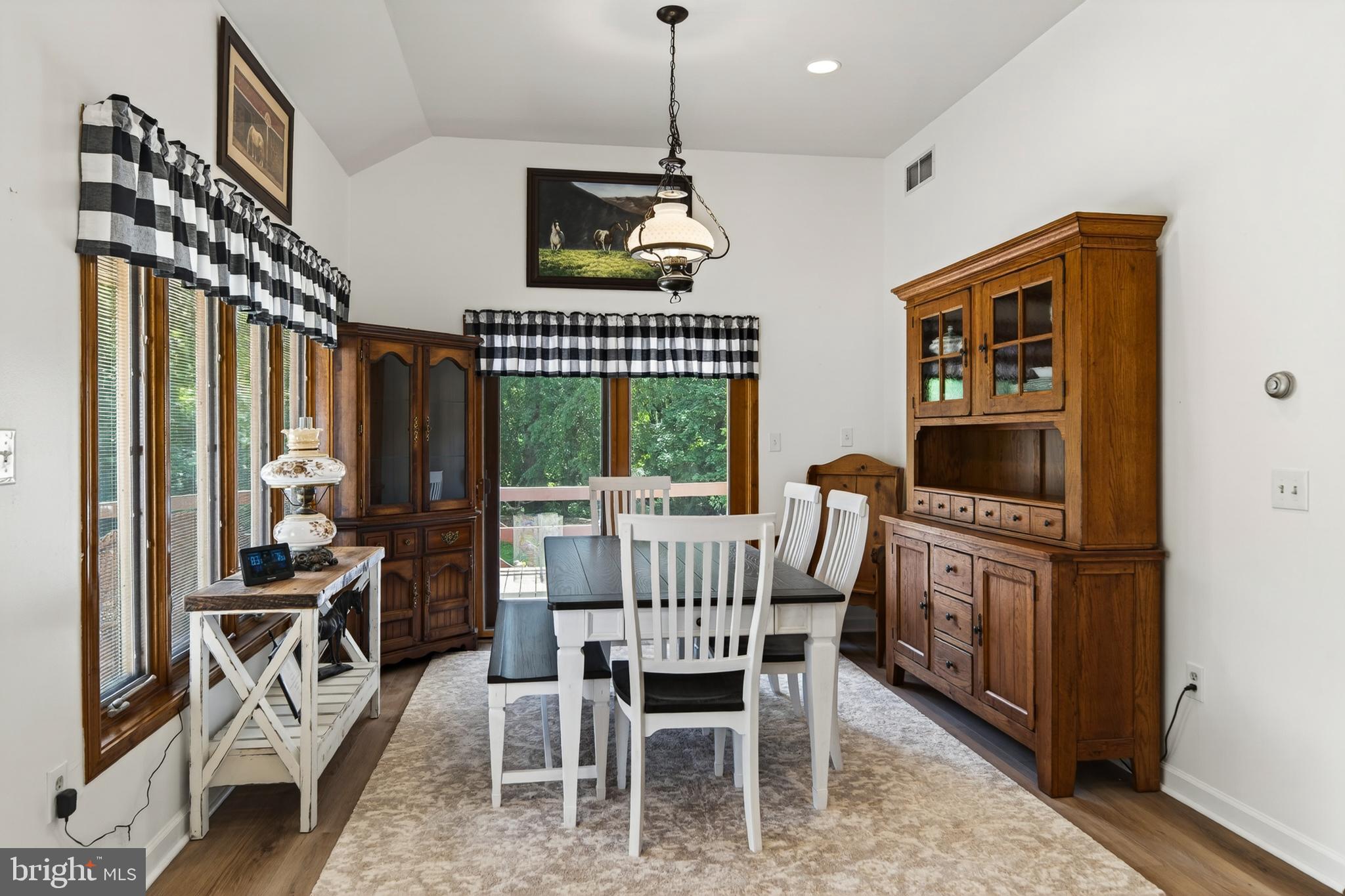 SWEET HOLLOW - Residential