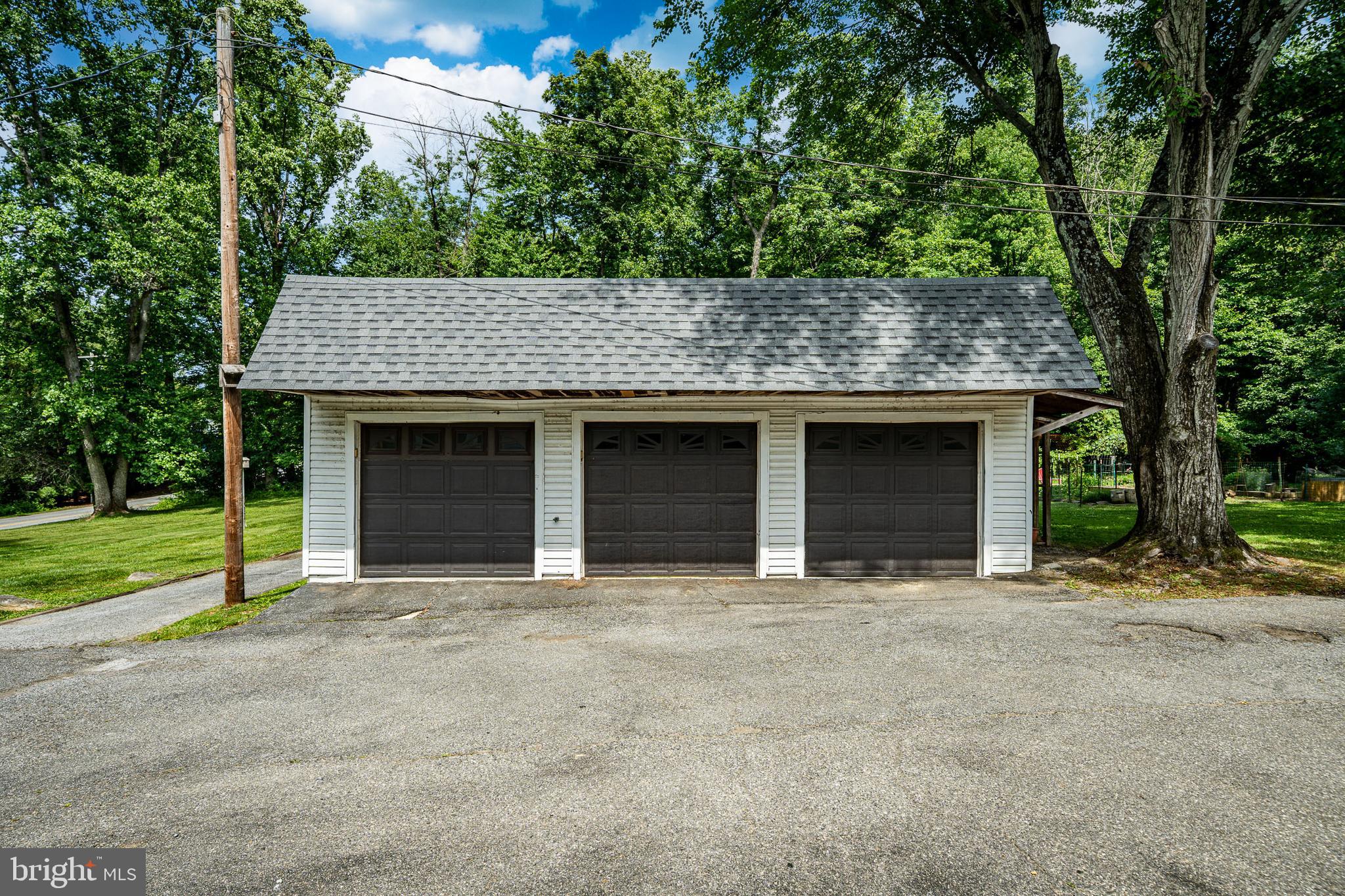 SWEET HOLLOW - Residential