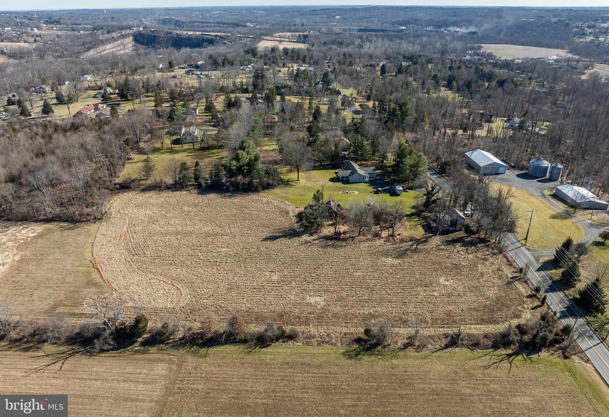 BUCKINGHAM - Land