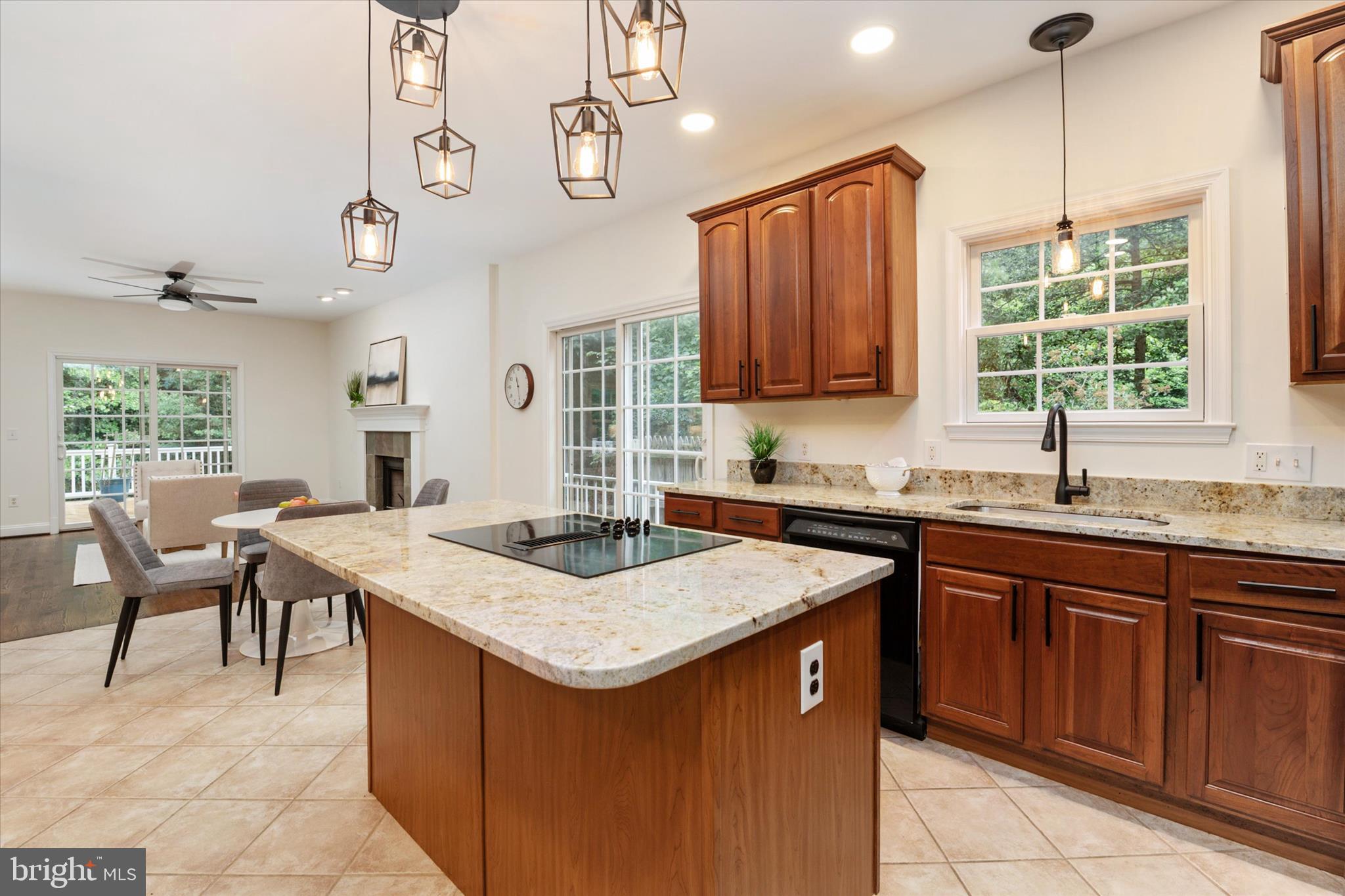 ANNAPOLIS ROADS - Residential