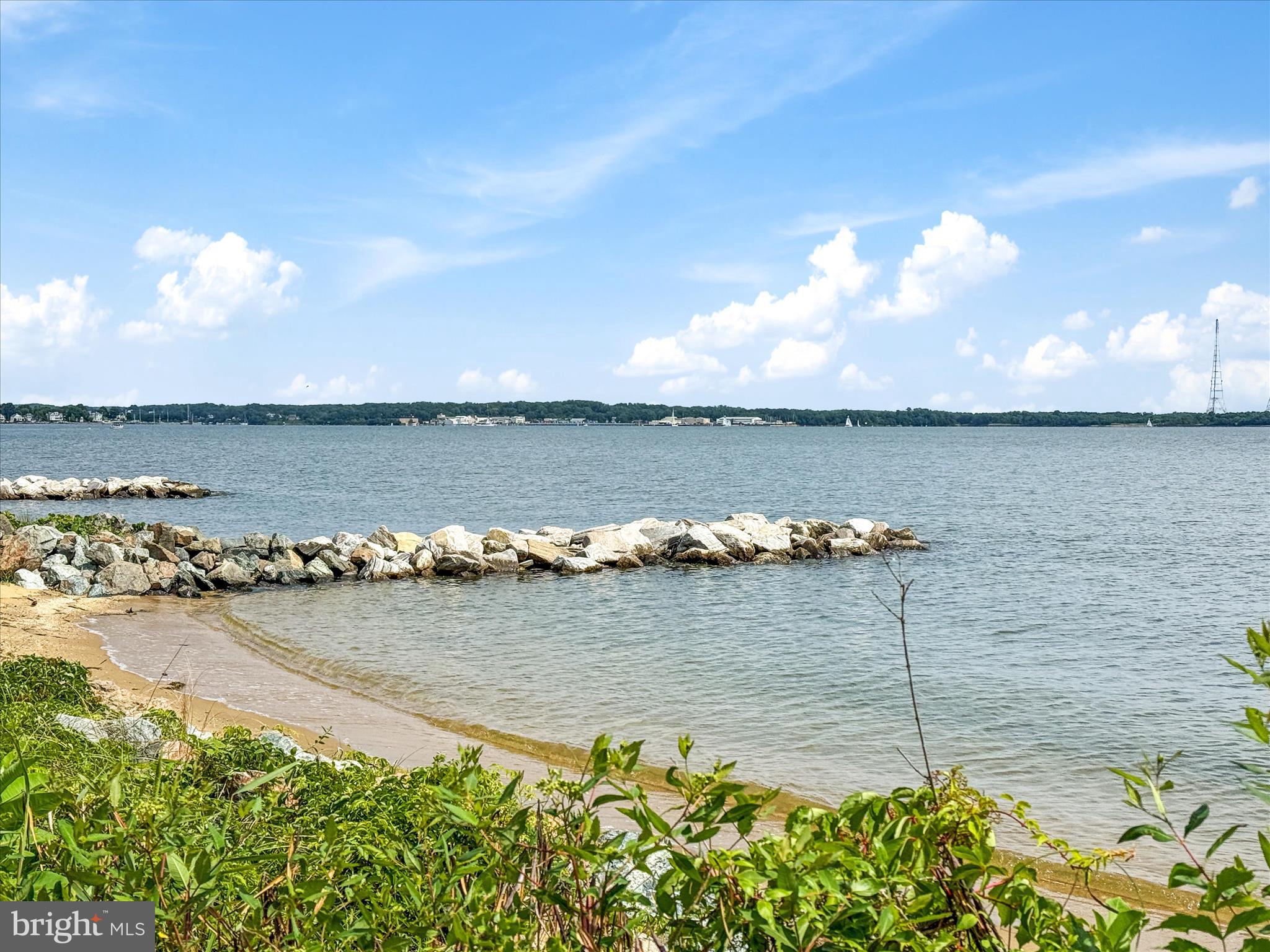 ANNAPOLIS ROADS - Residential