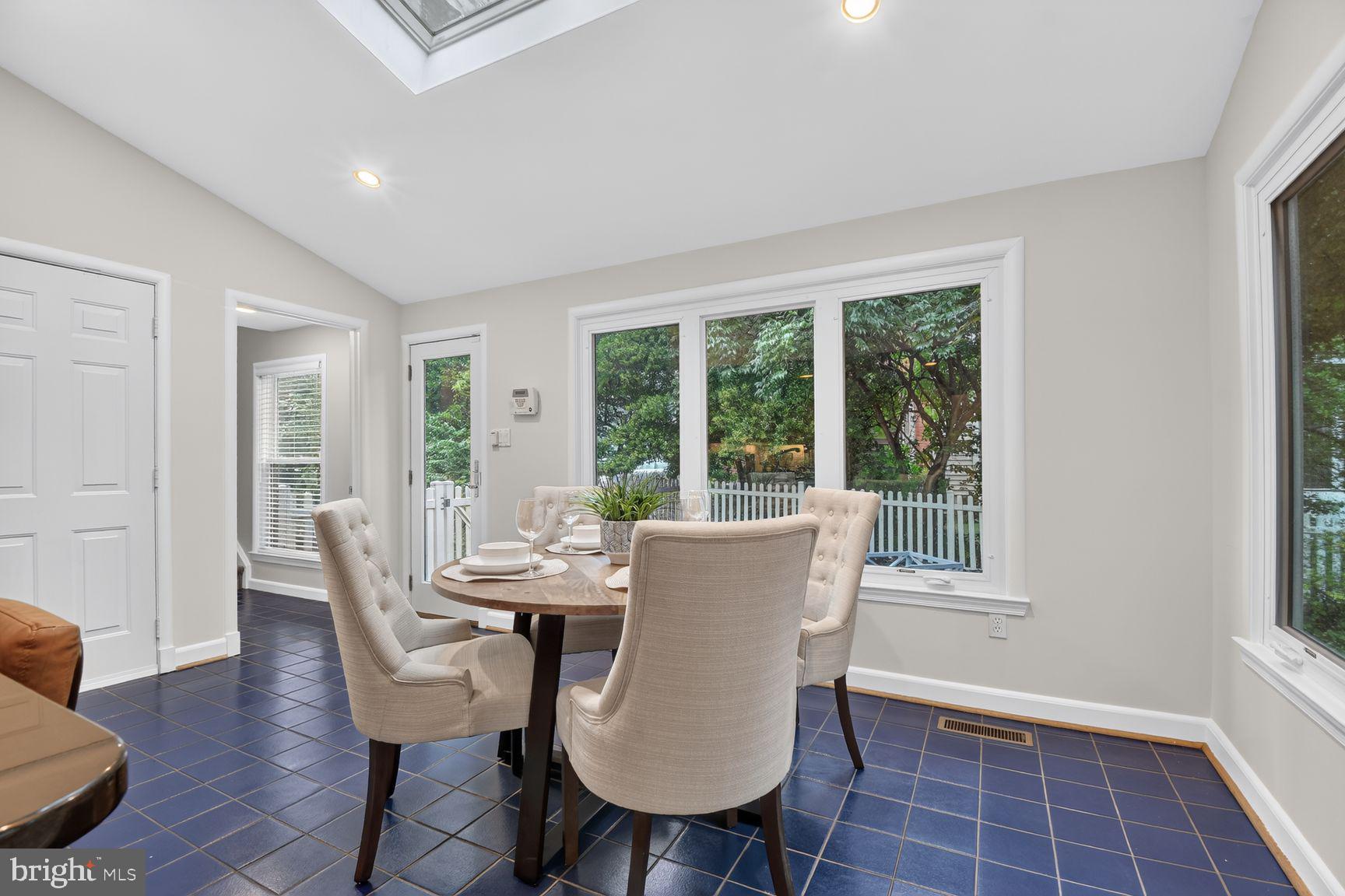 MAPLEWOOD - Residential