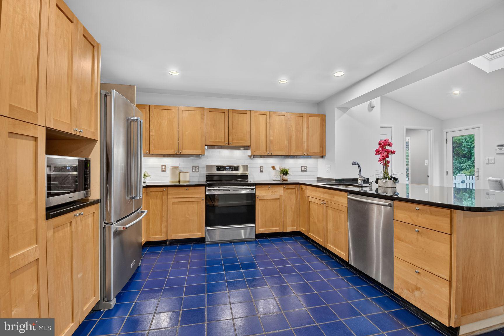 MAPLEWOOD - Residential