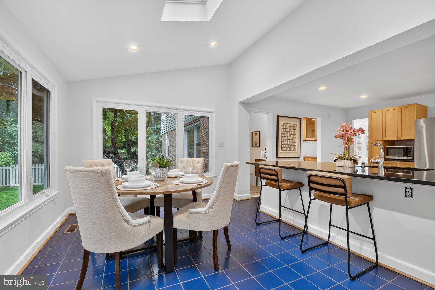 MAPLEWOOD - Residential
