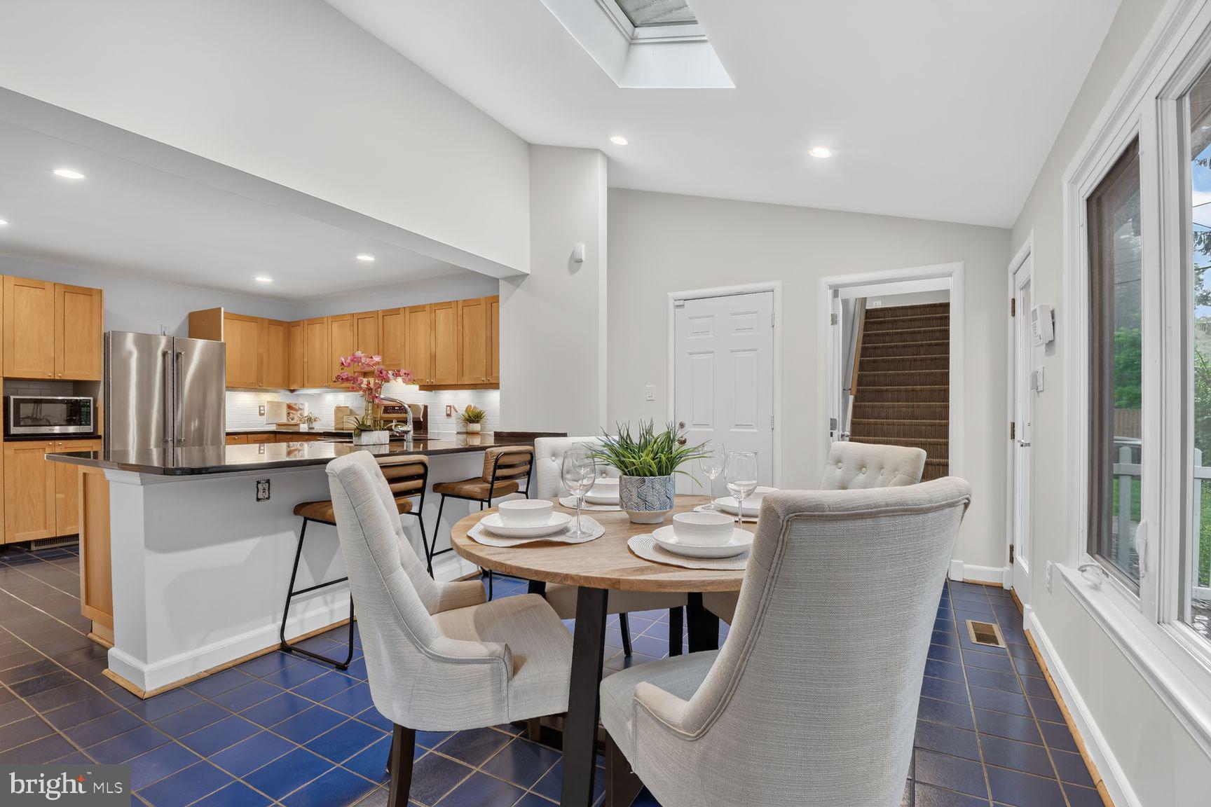 MAPLEWOOD - Residential