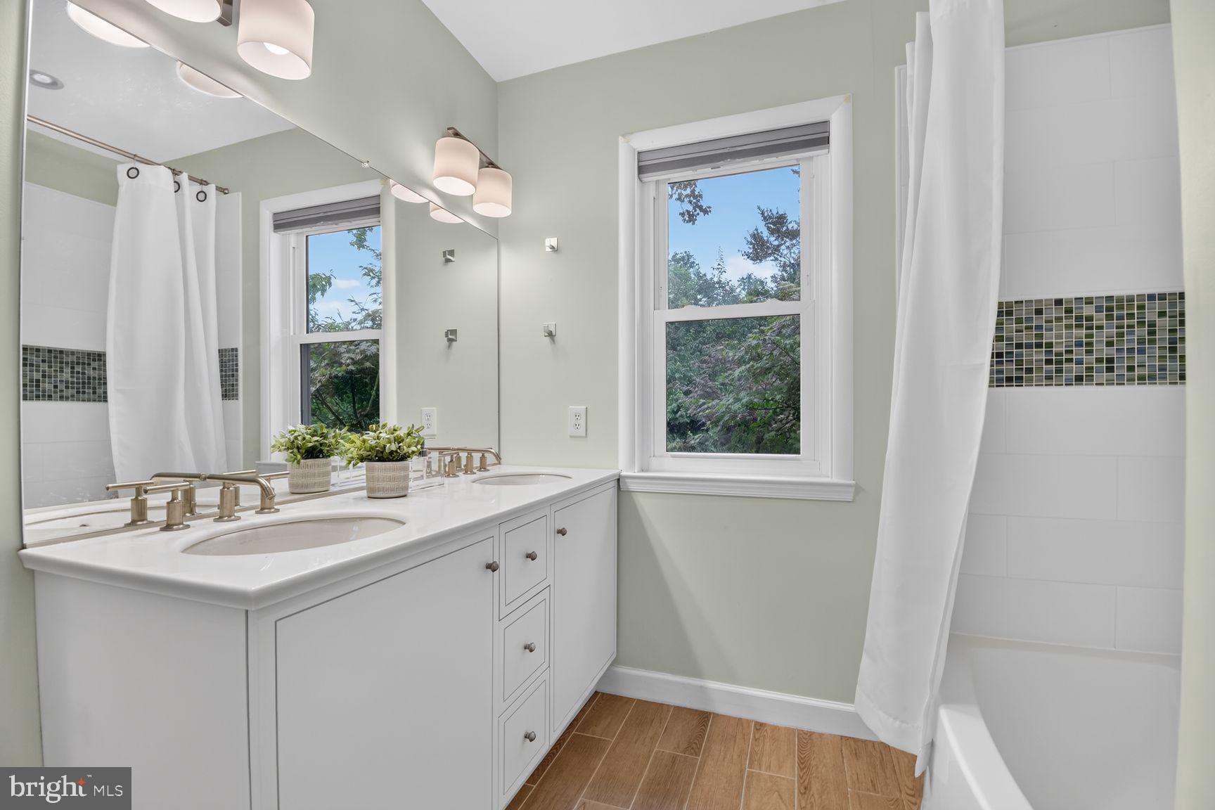 MAPLEWOOD - Residential