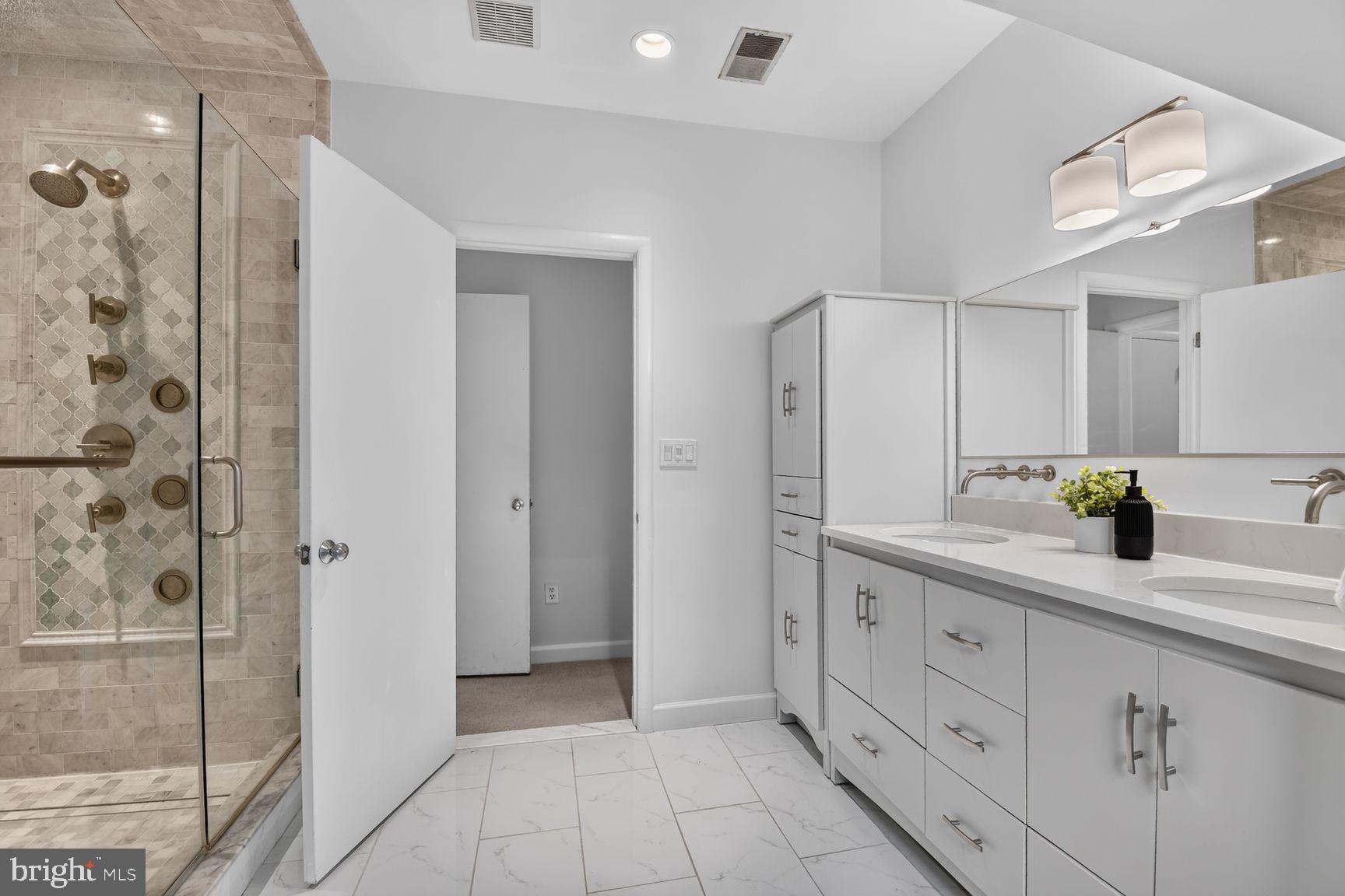 MAPLEWOOD - Residential