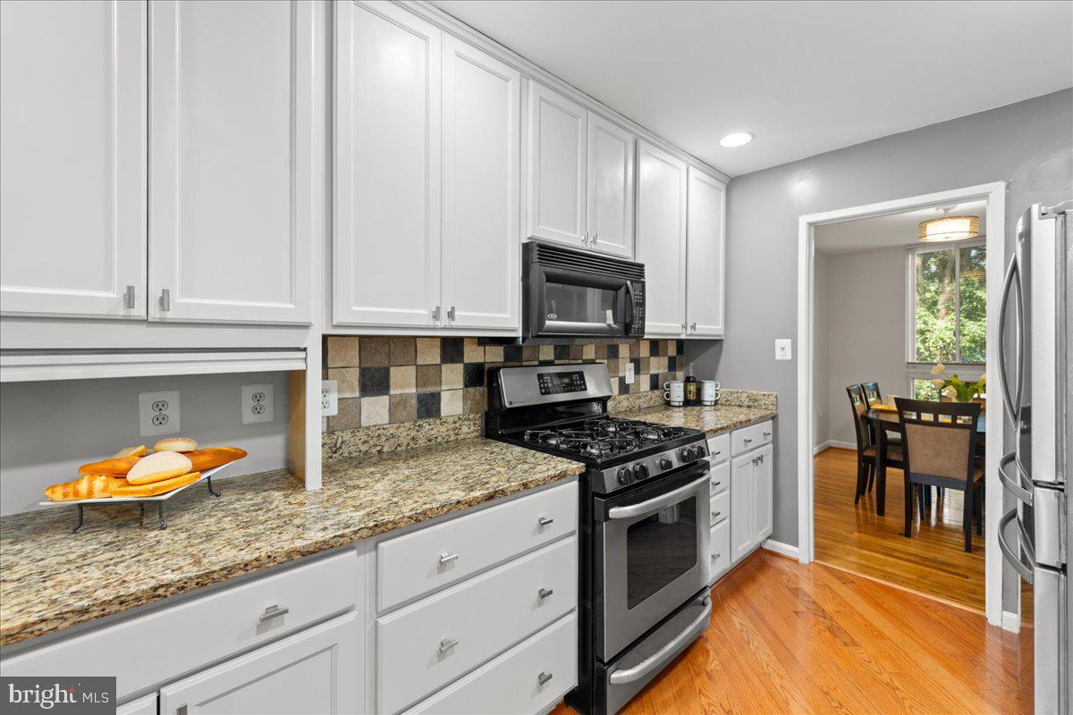 BRISTOW VILLAGE - Residential