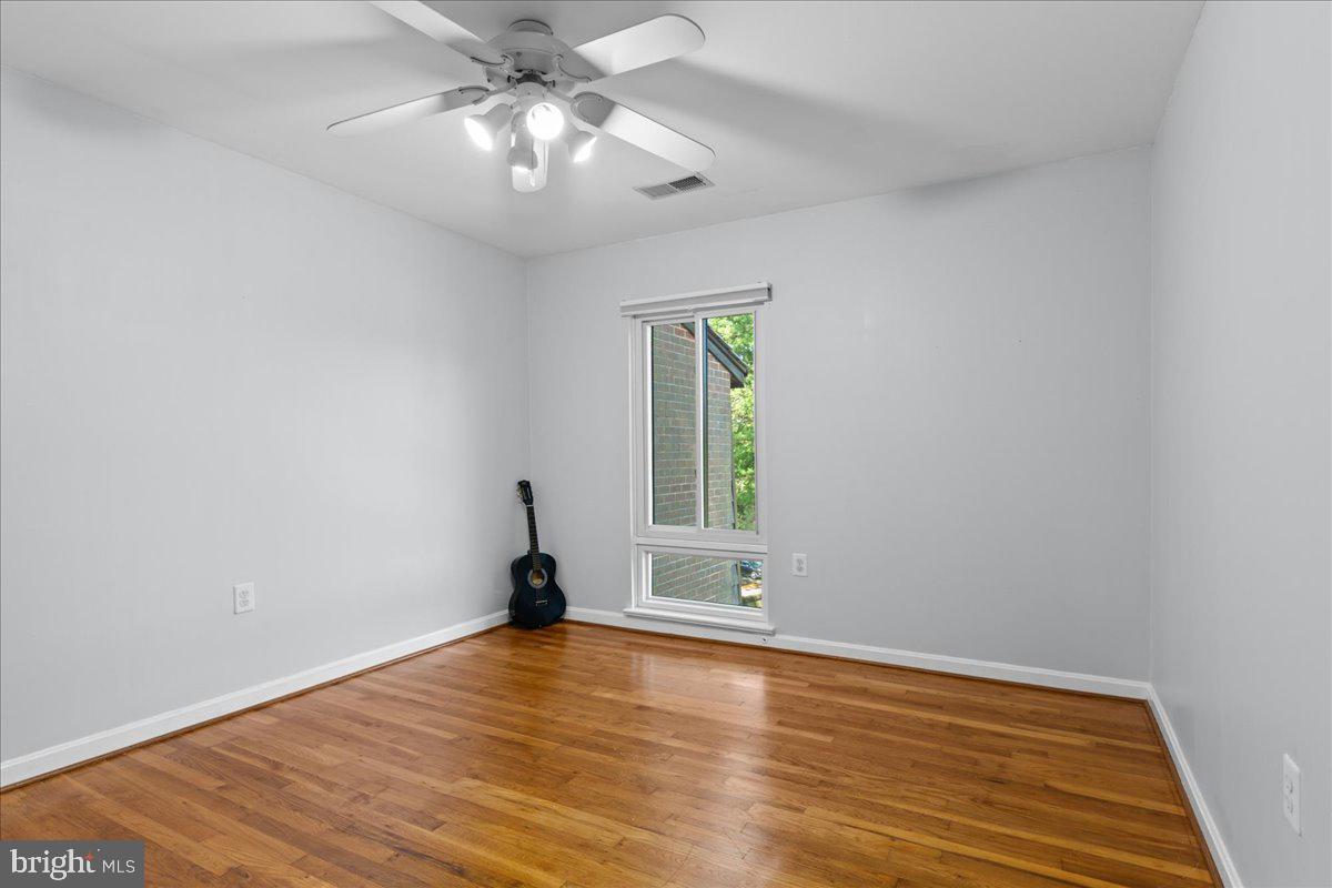 BRISTOW VILLAGE - Residential