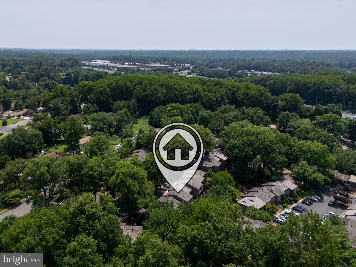 BRISTOW VILLAGE - Residential