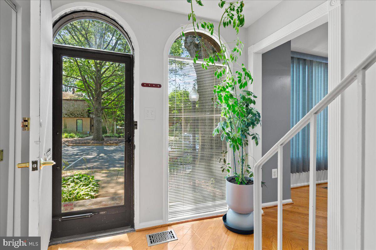 BRISTOW VILLAGE - Residential