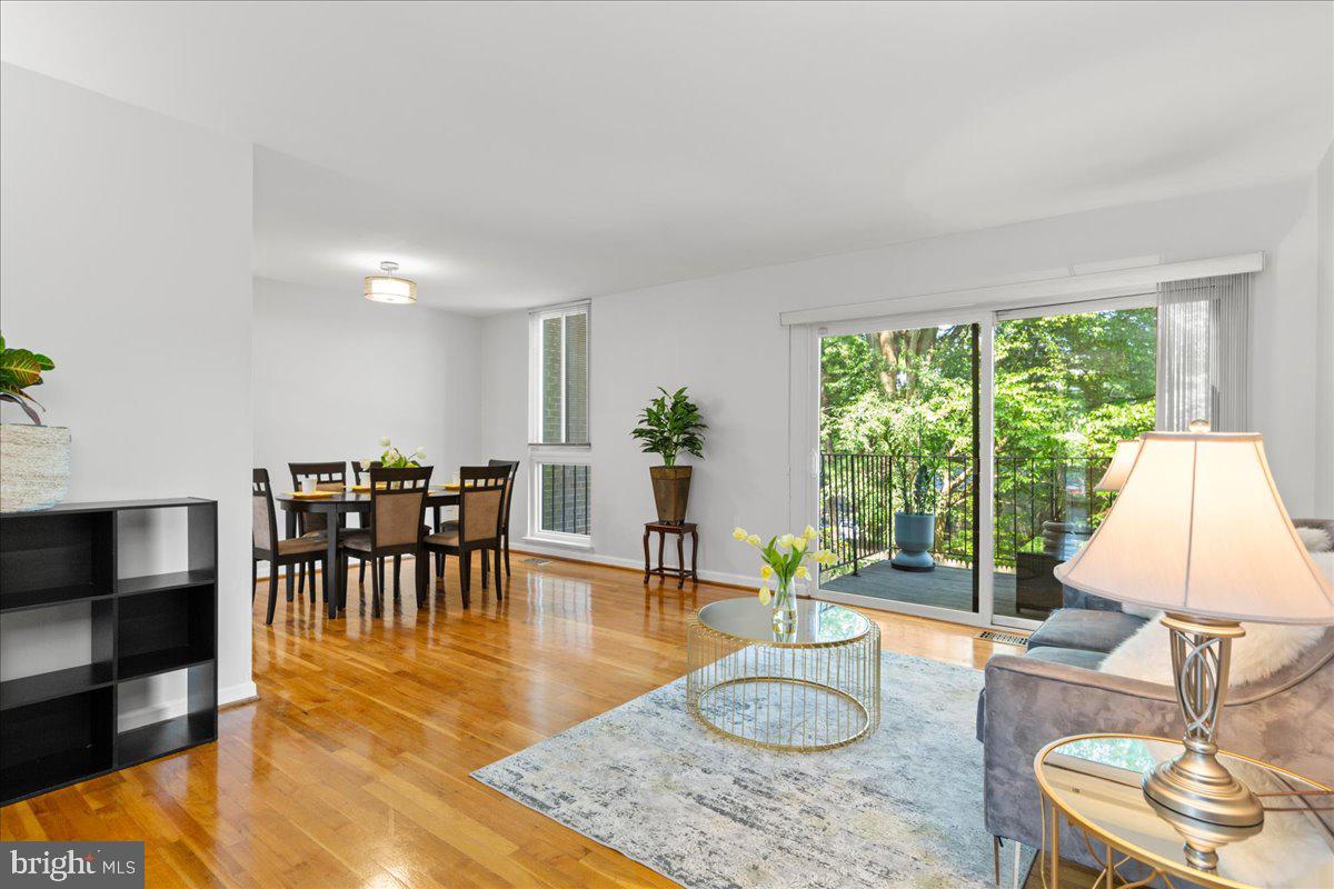 BRISTOW VILLAGE - Residential