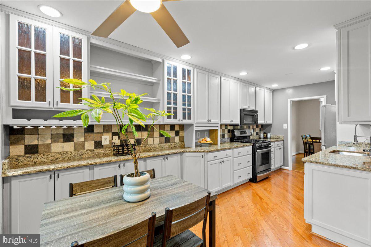BRISTOW VILLAGE - Residential