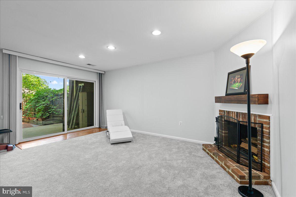 BRISTOW VILLAGE - Residential