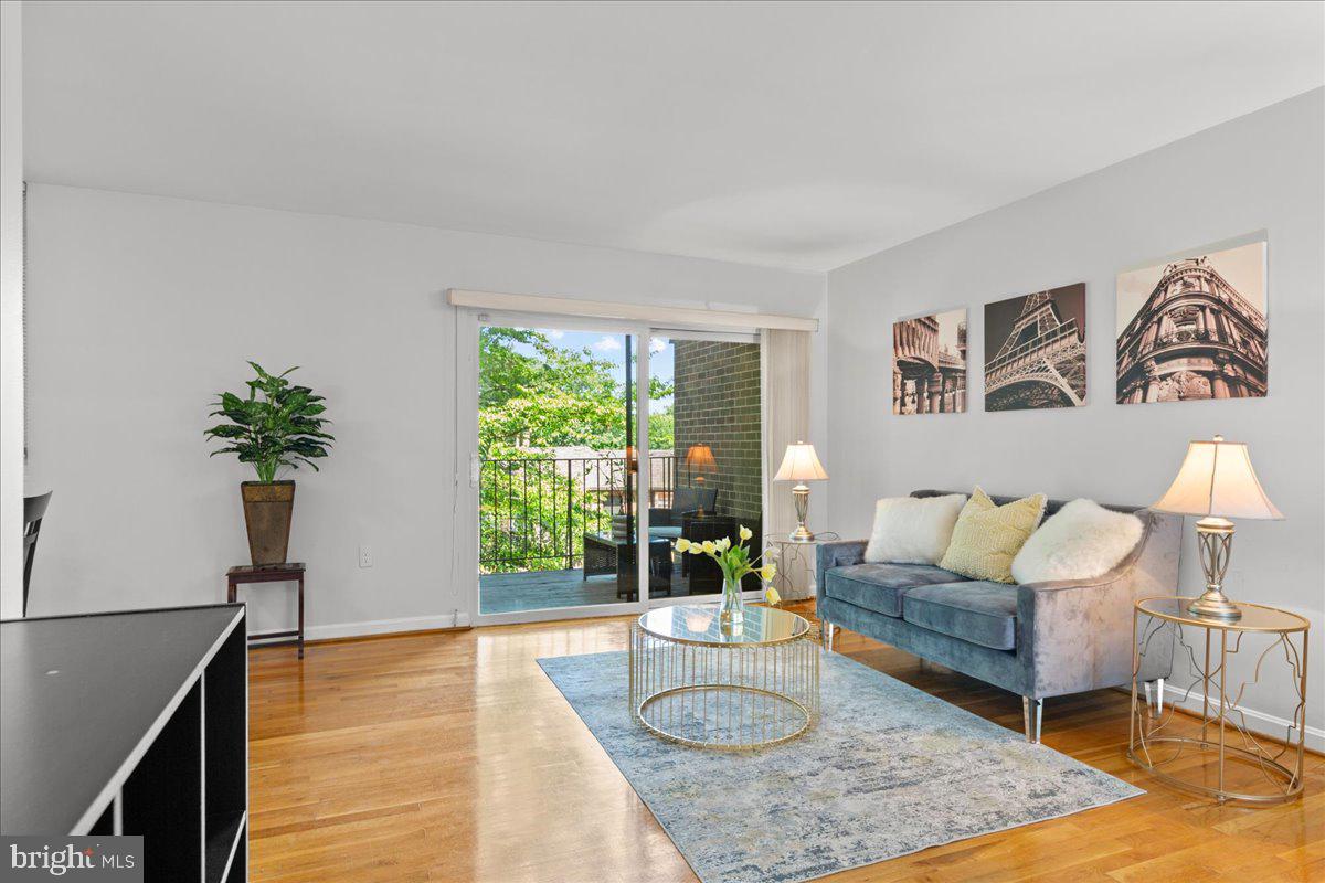 BRISTOW VILLAGE - Residential