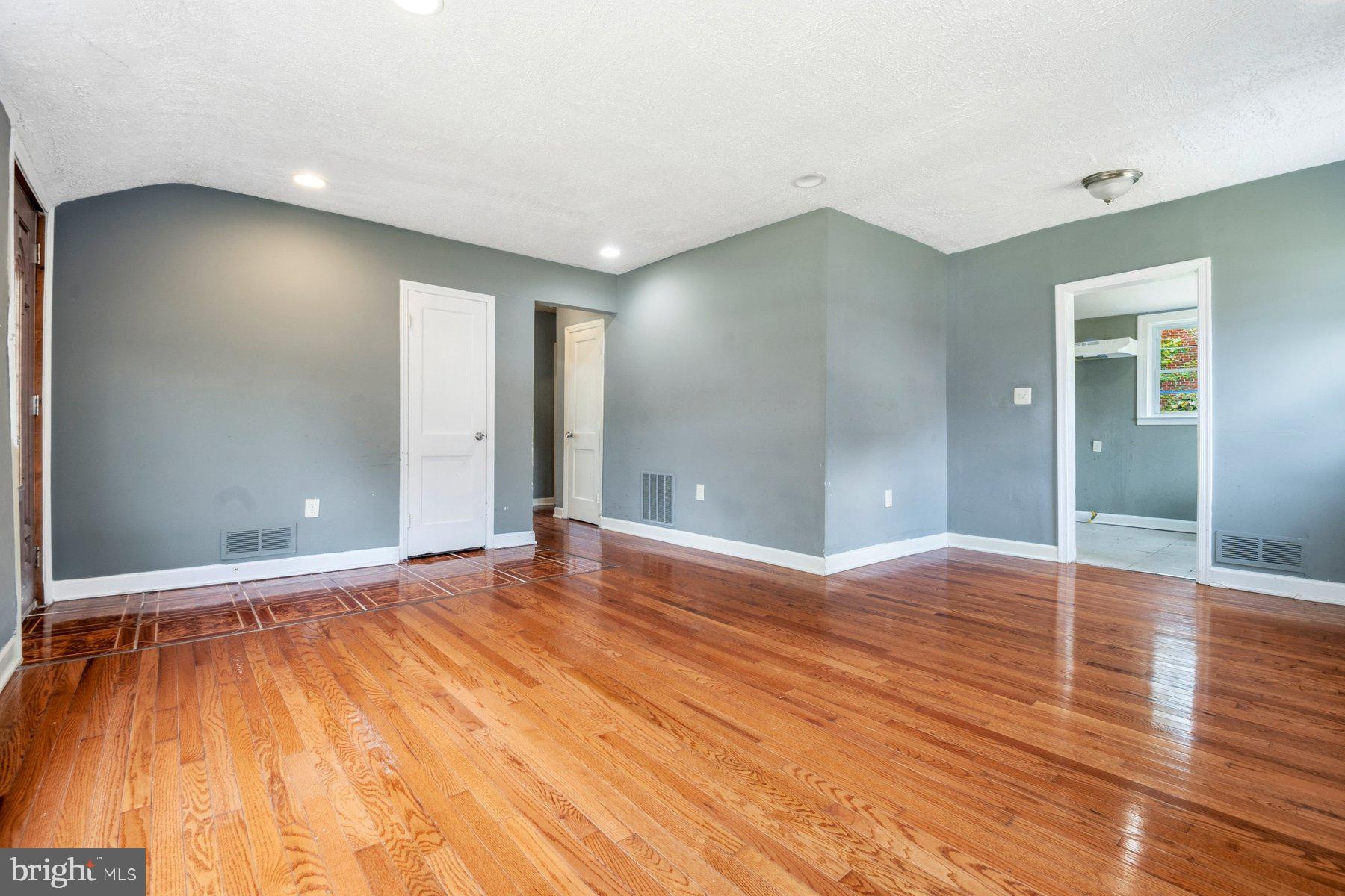RESIDENCES AT THE COLONNADE - Residential