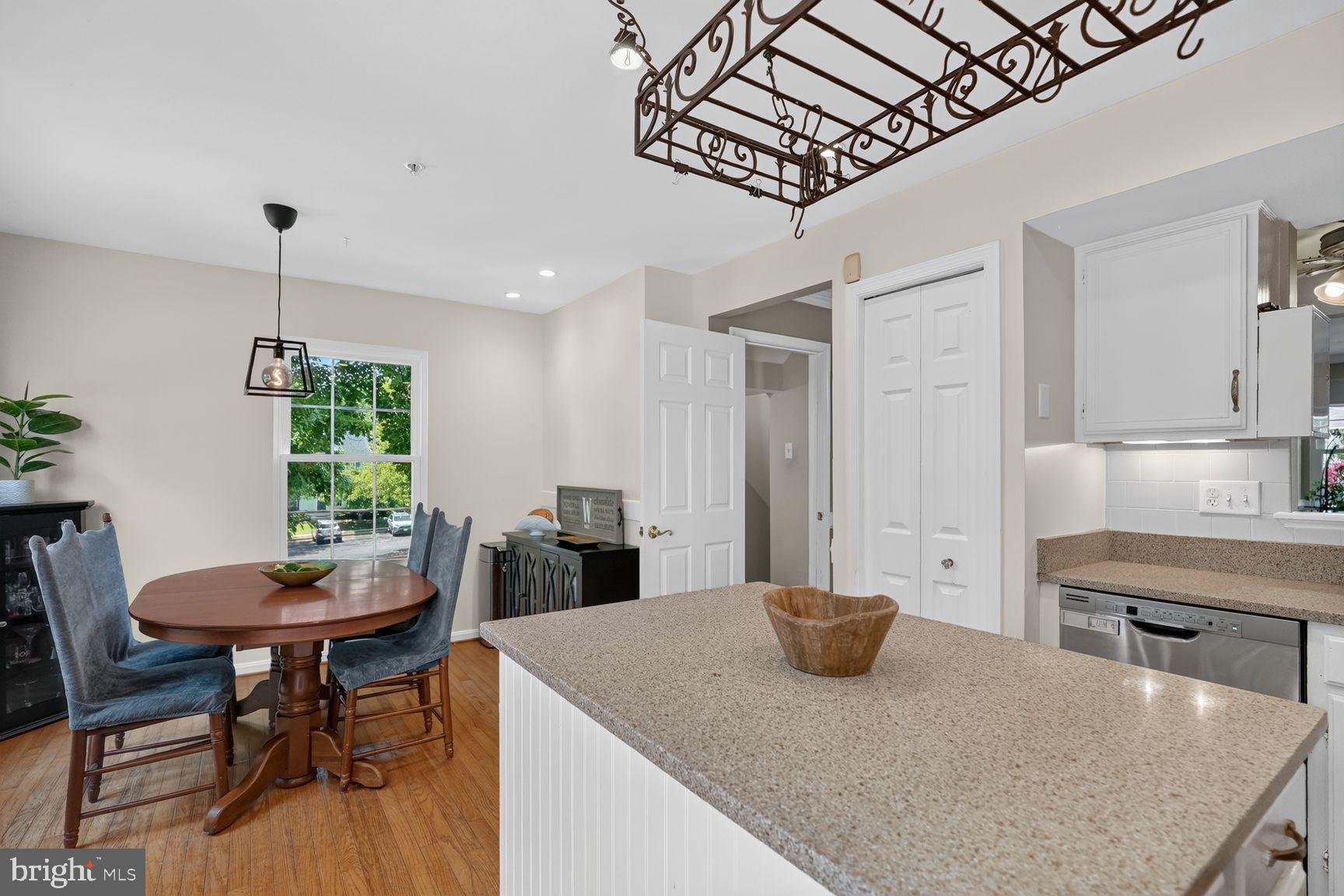 HUNTERS CROSS - Residential