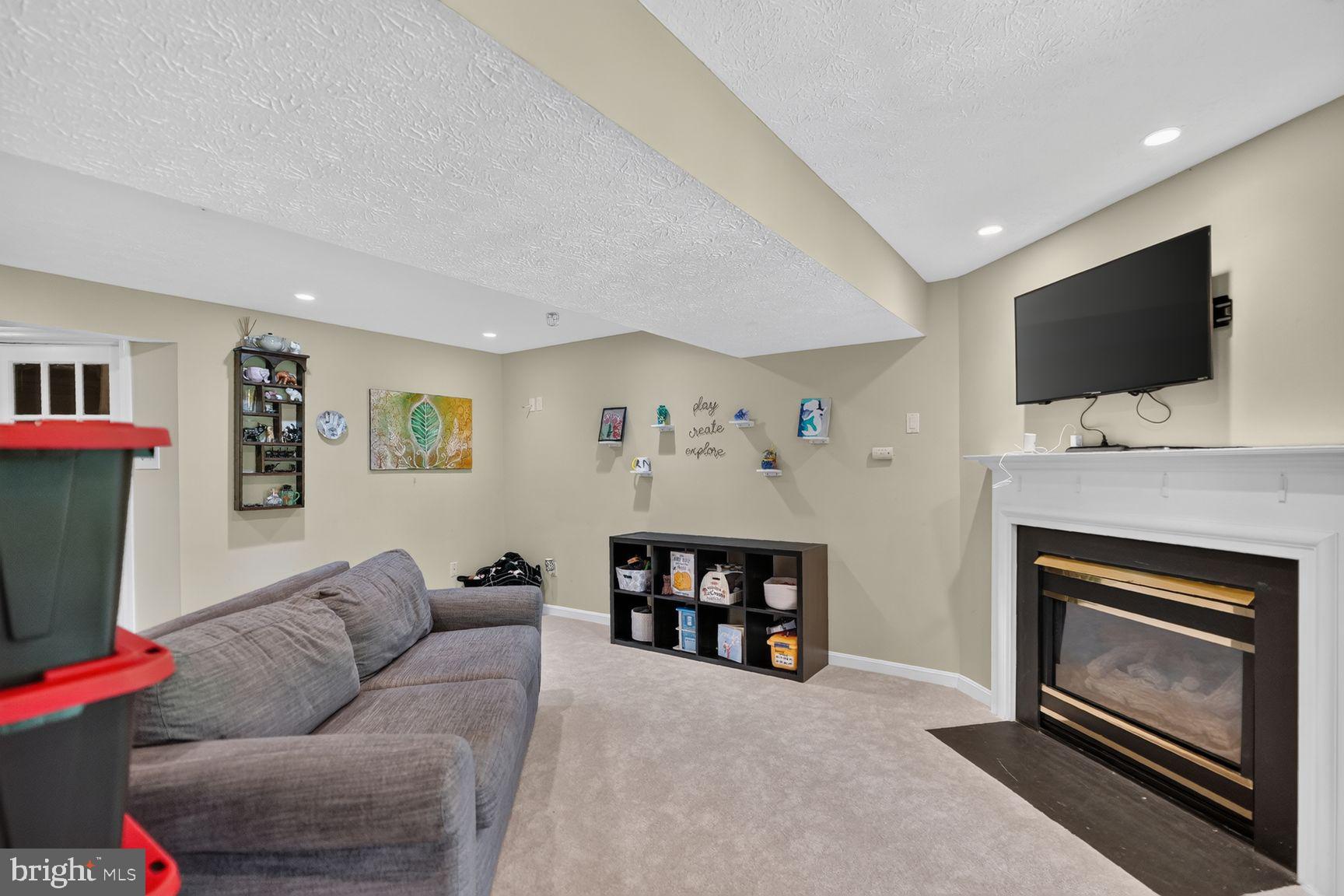 HUNTERS CROSS - Residential