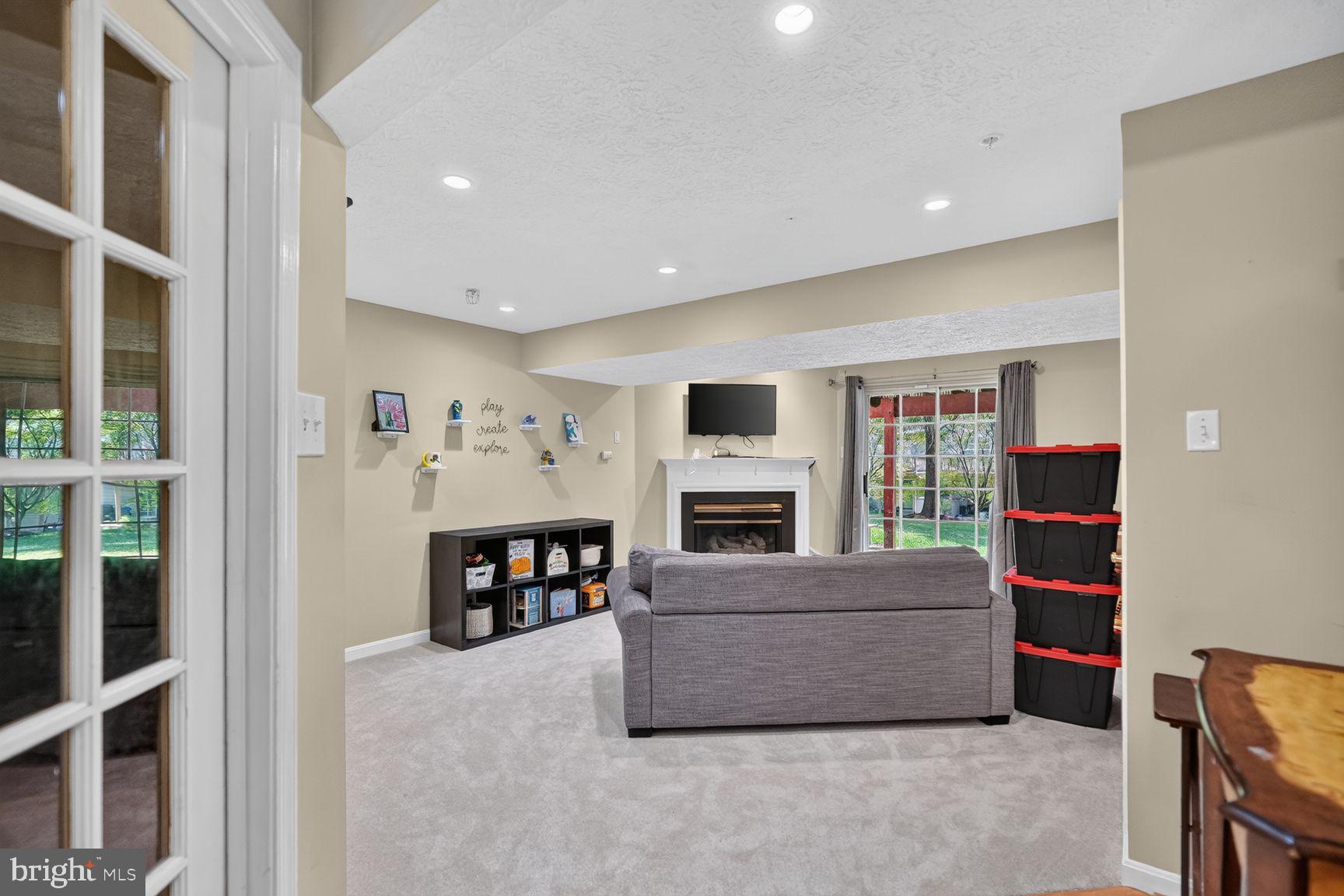 HUNTERS CROSS - Residential