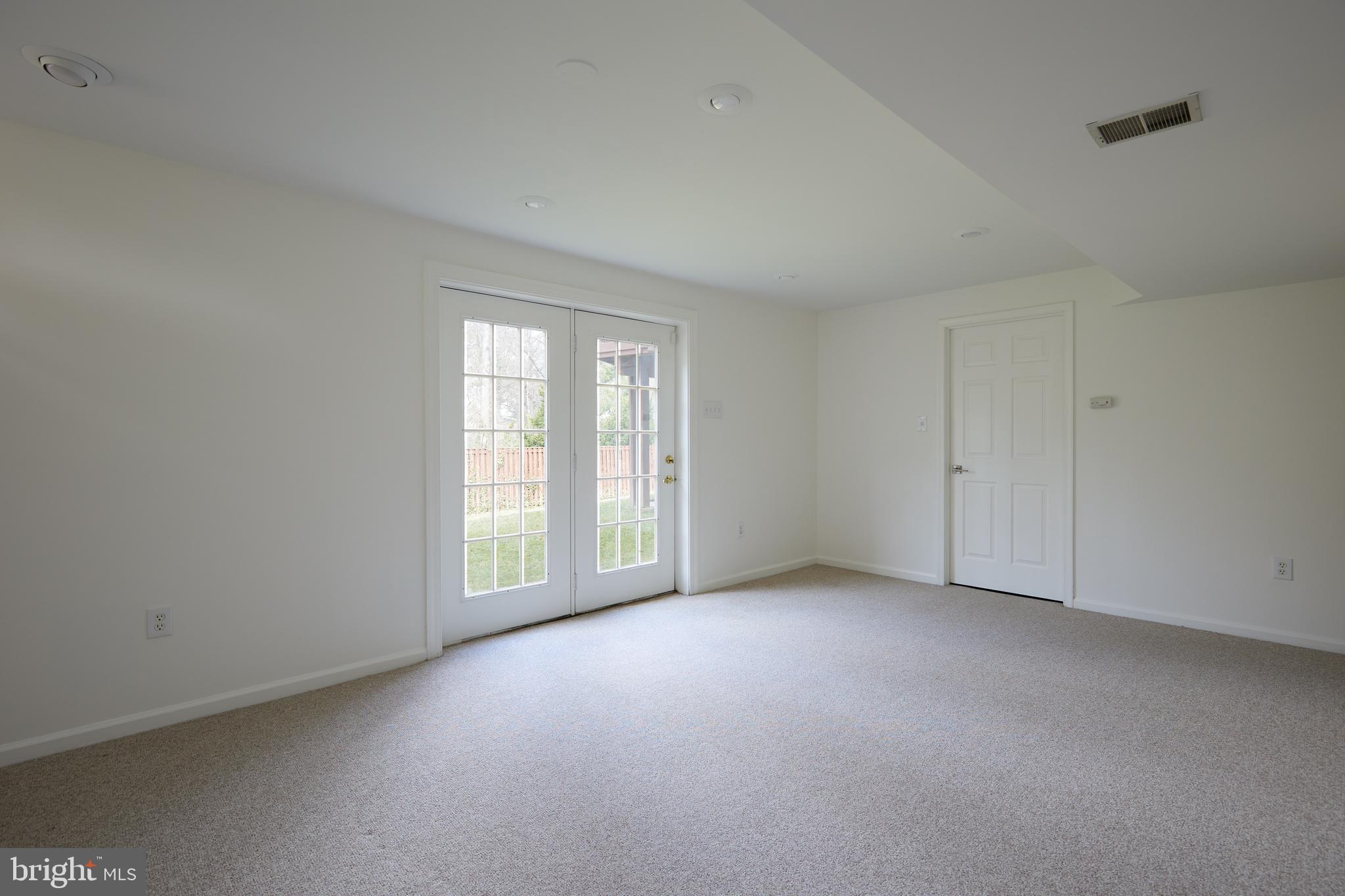 LIGON KNOLLS - Residential
