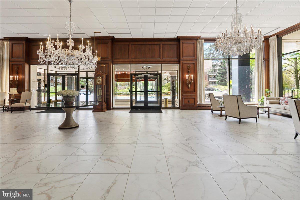 WASHINGTONIAN CENTER - Residential