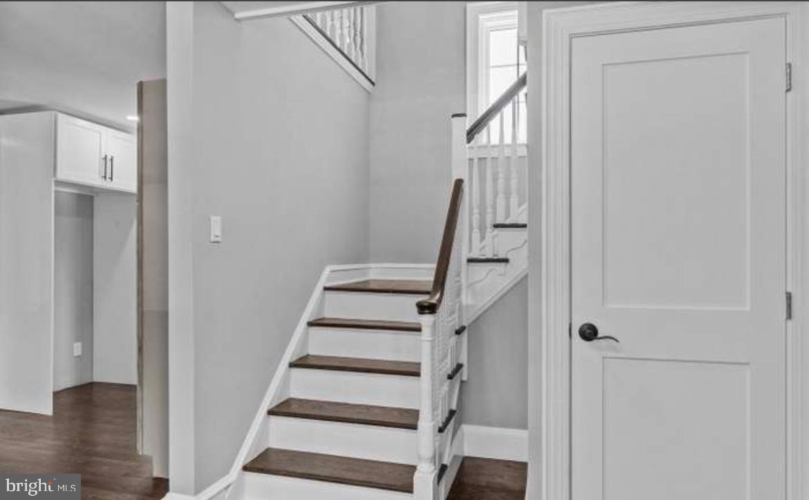WEST OAK LANE - Residential