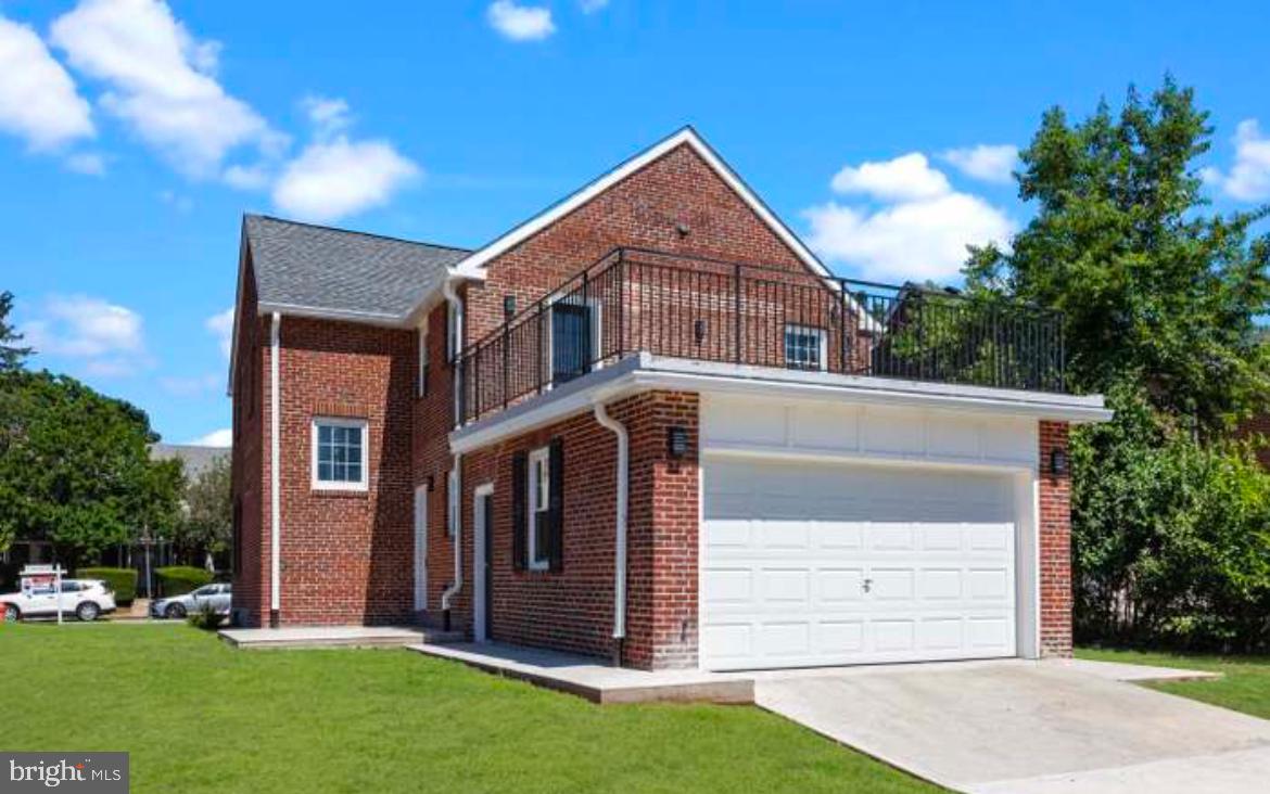 WEST OAK LANE - Residential