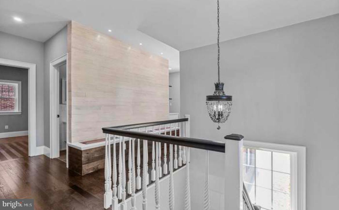 WEST OAK LANE - Residential